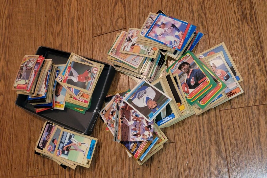 BASEBALL SPORTS CARD LOT