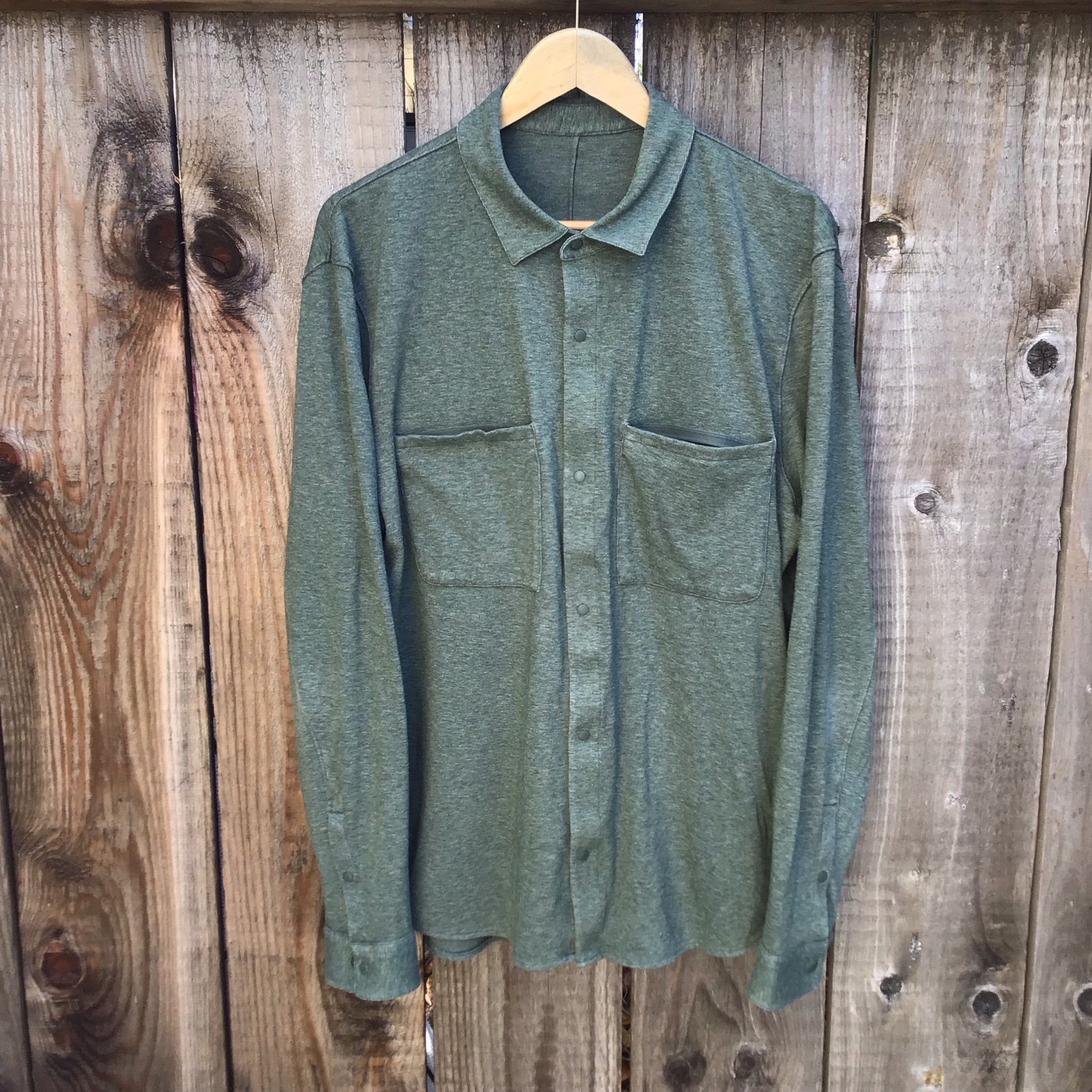 Lululemon athletica overshirt double pocket long sleeve snap button up shirt xl
