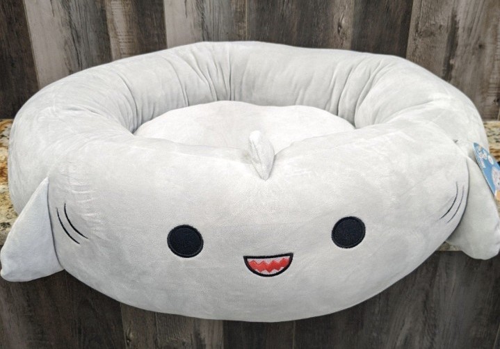 Squishmallow Gordon The Shark Dog Bed 30 NWT
