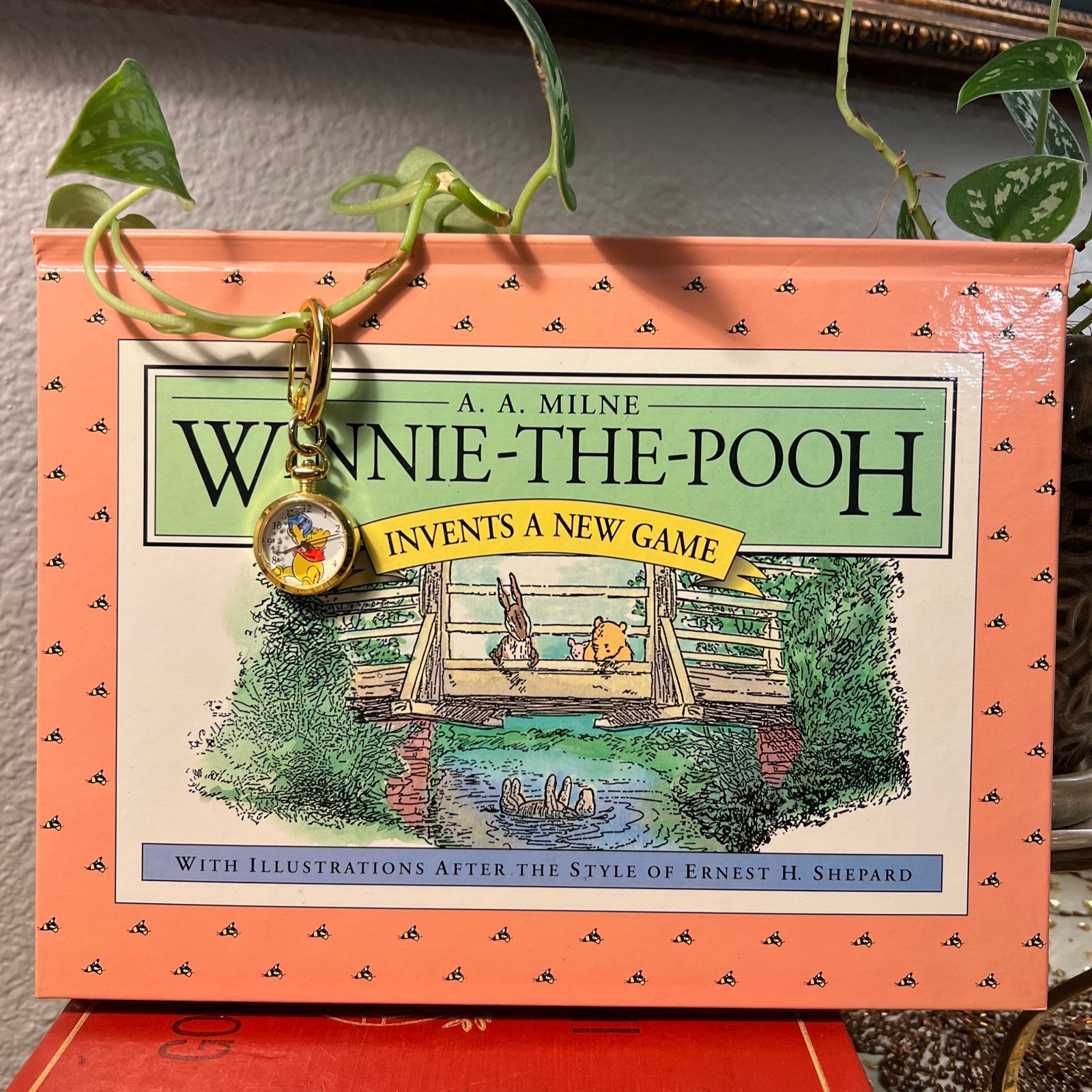 Winnie-The-Pooh Lot Pop Up Book. 1996 & Quartz Japan movement Pocket Watch VTG