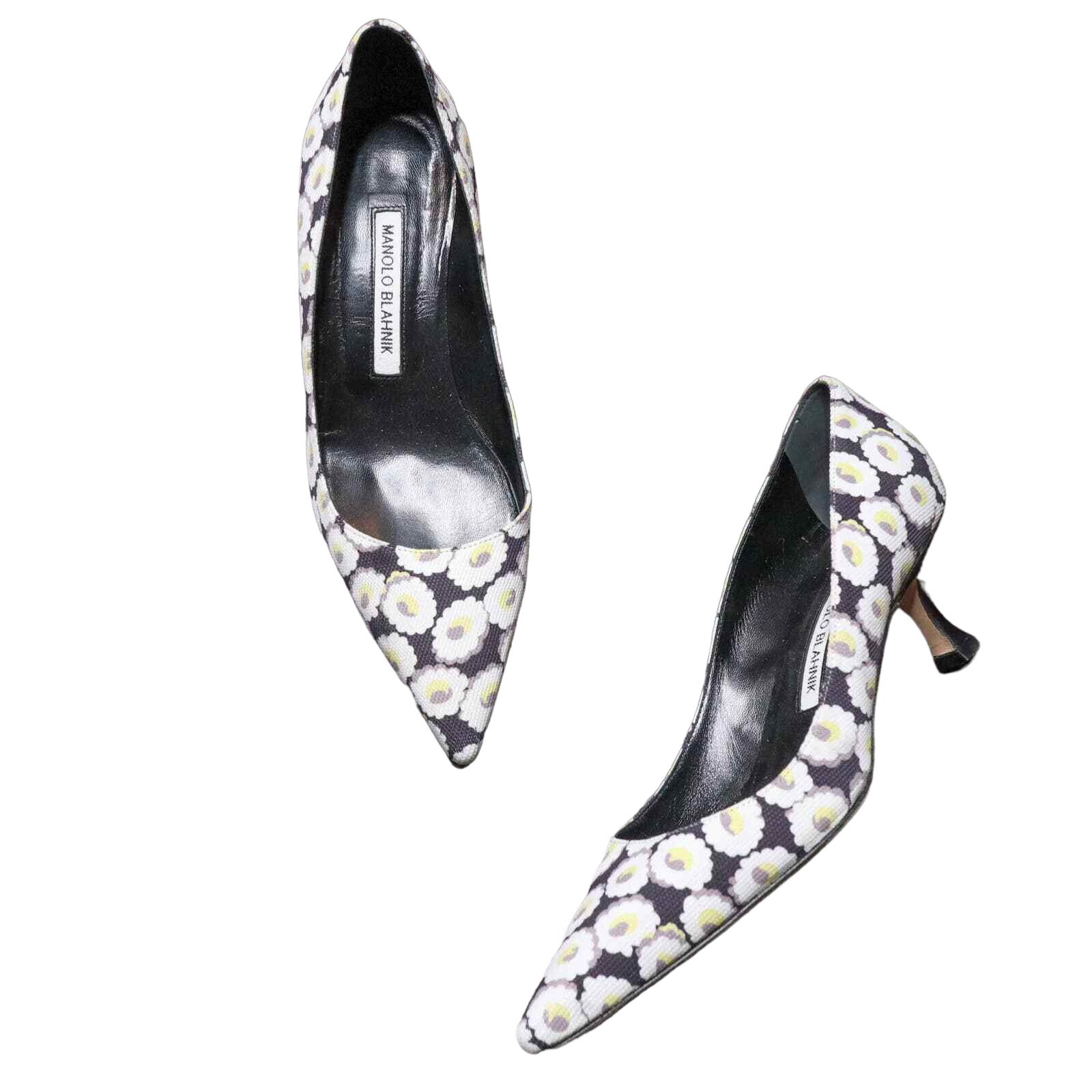 MANOLO BLAHNIK Lisa Floral Print Kitten Heel Pumps Black and White Size 38