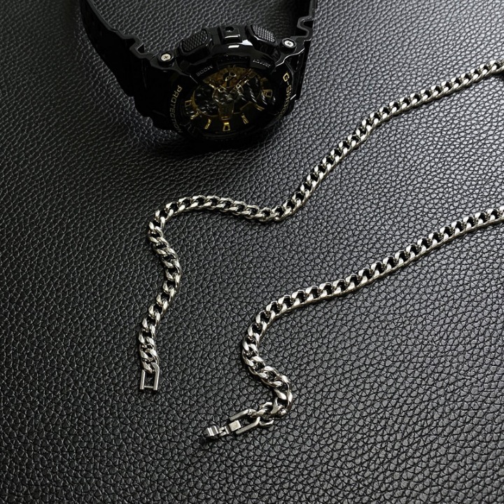 Hip hop chain