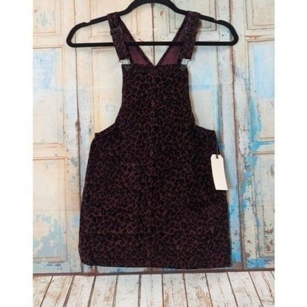 Vanilla Star Womens Sz 1 Burgundy Black Cheetah Print Adjustable Strap Skirtall