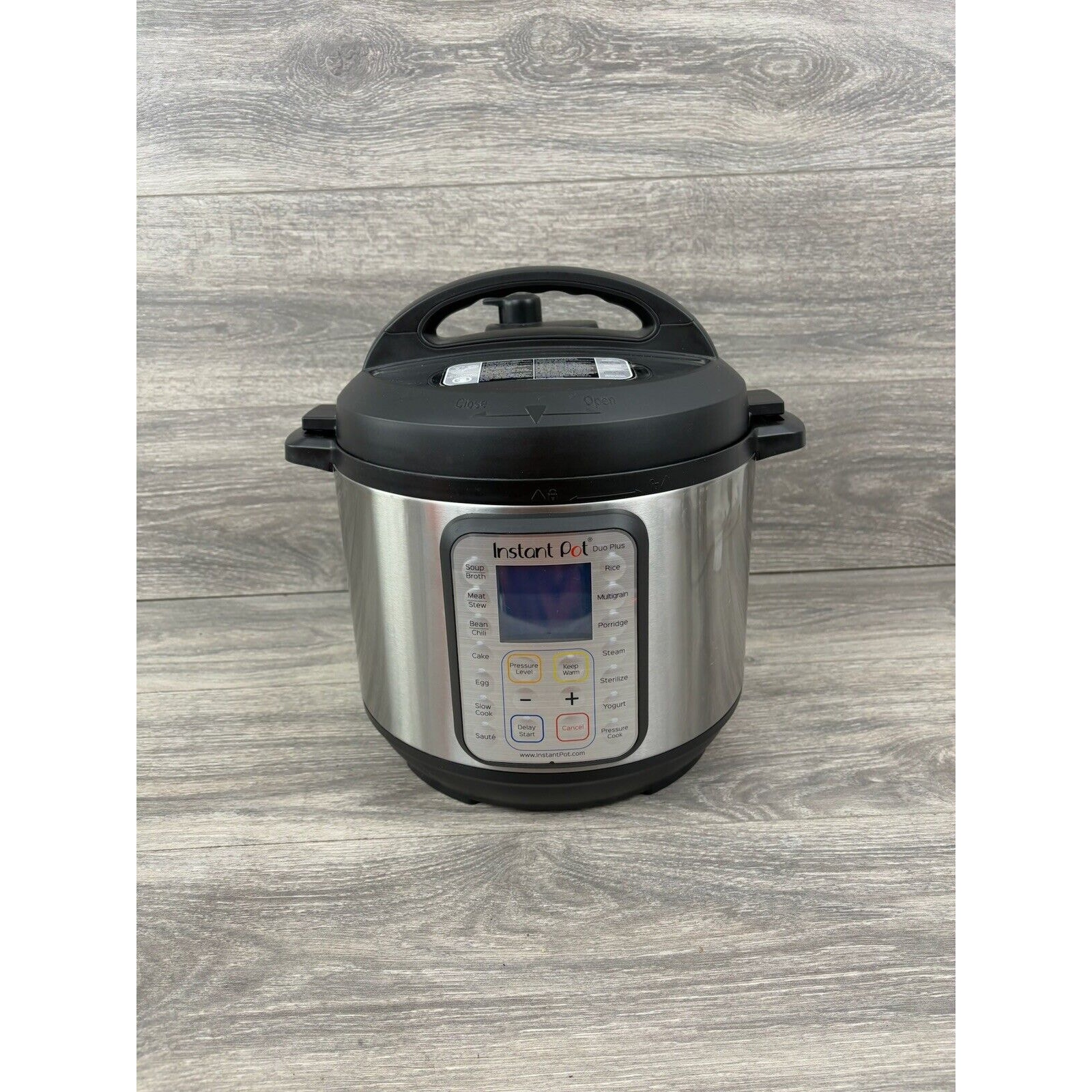 Instapot Duo Plus 60 9-in-1 Muti-Use Programmable Pressure Cooker 6 Qt