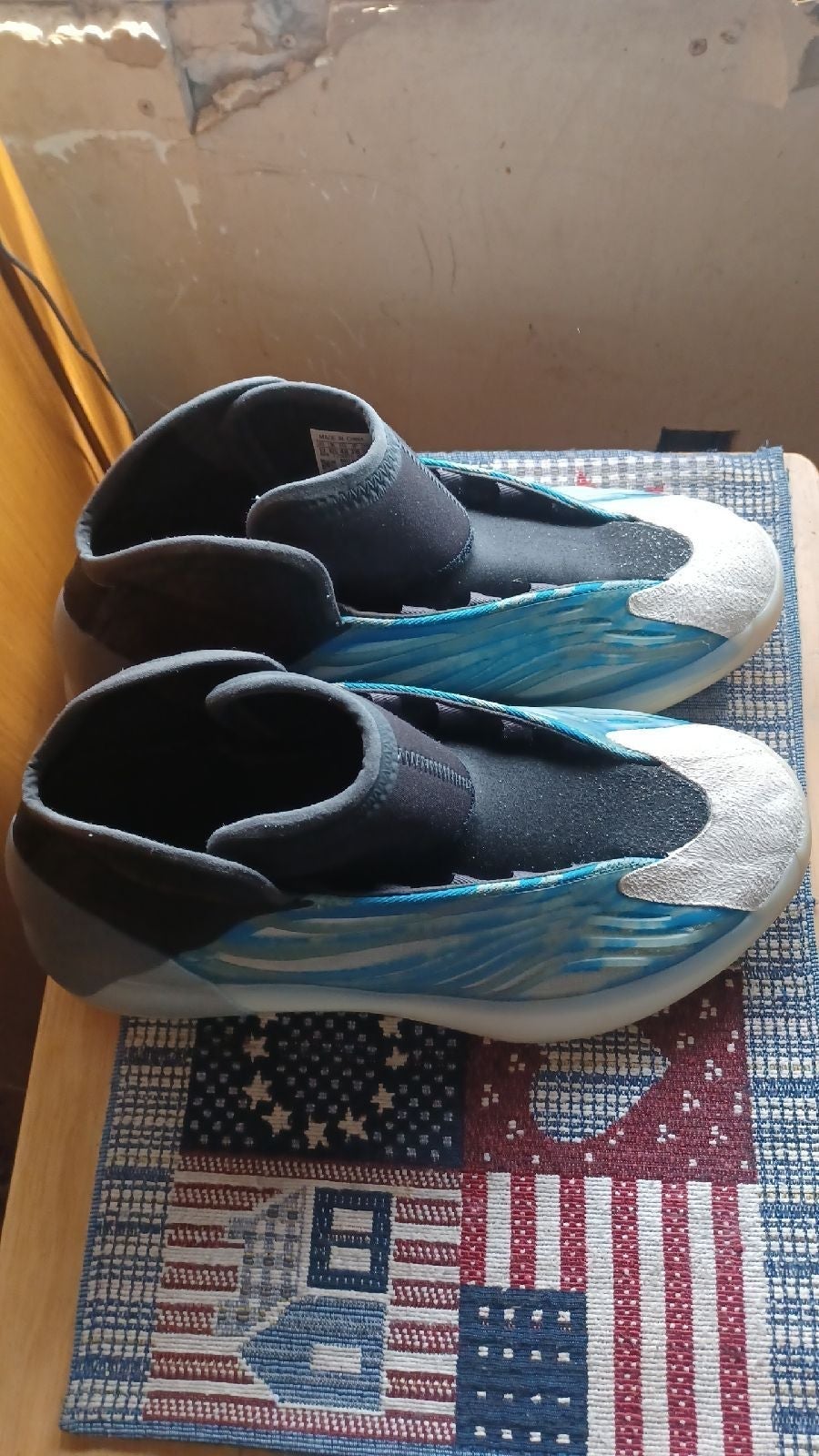Men's sneakers Adidas yeezy quantum