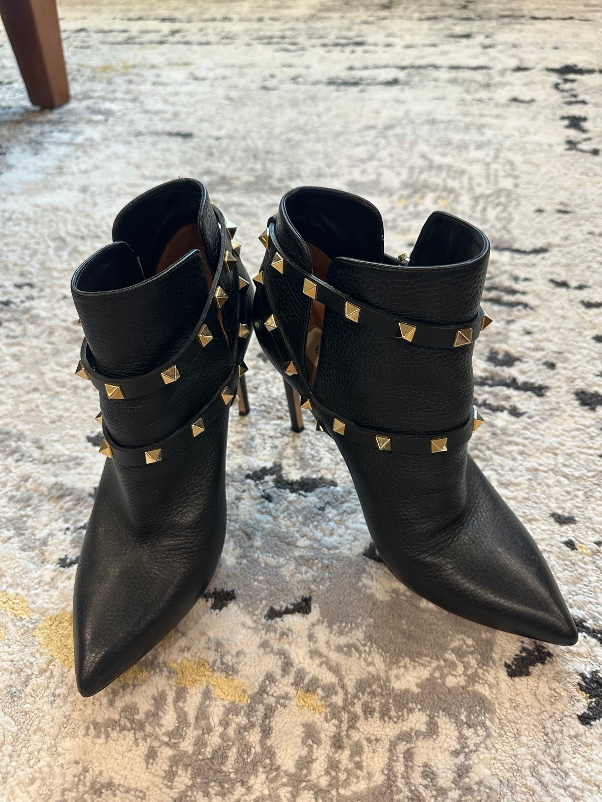 Valentino Garavani Rockstud booties