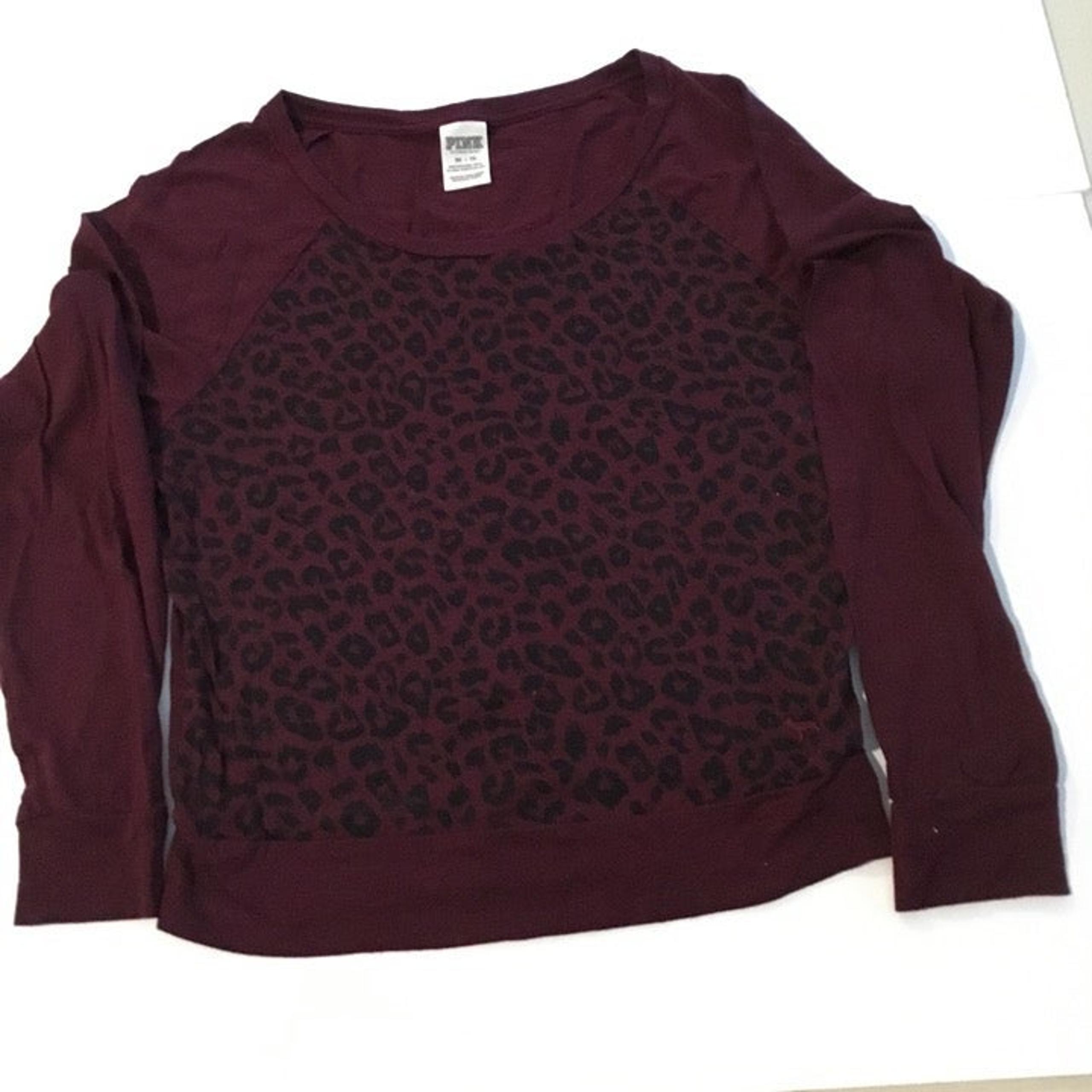 Jersey. Long sleeves. Pink maroon. Animal print. XM