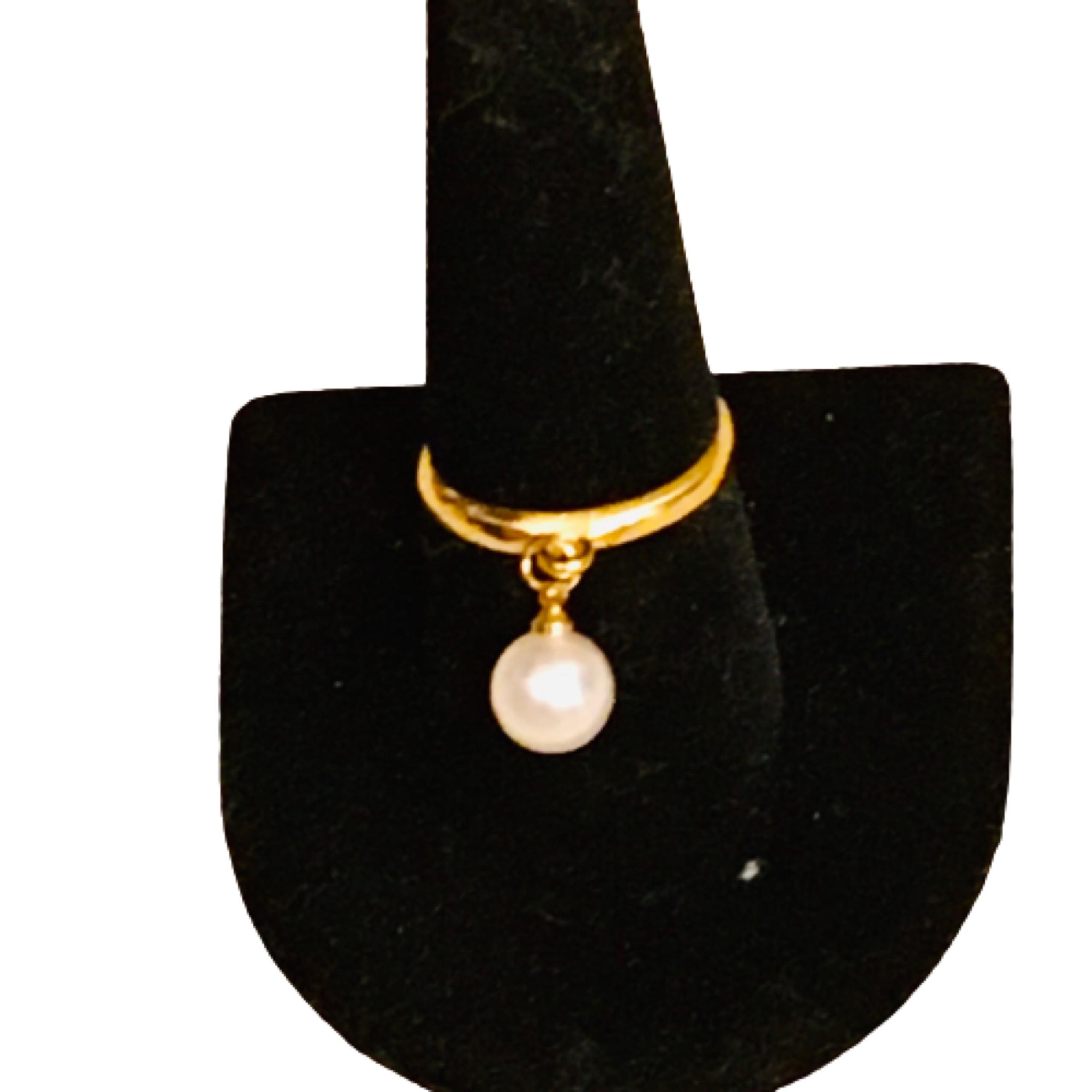 NWOT Gorgeous Faux Pearl, Charm Ring!