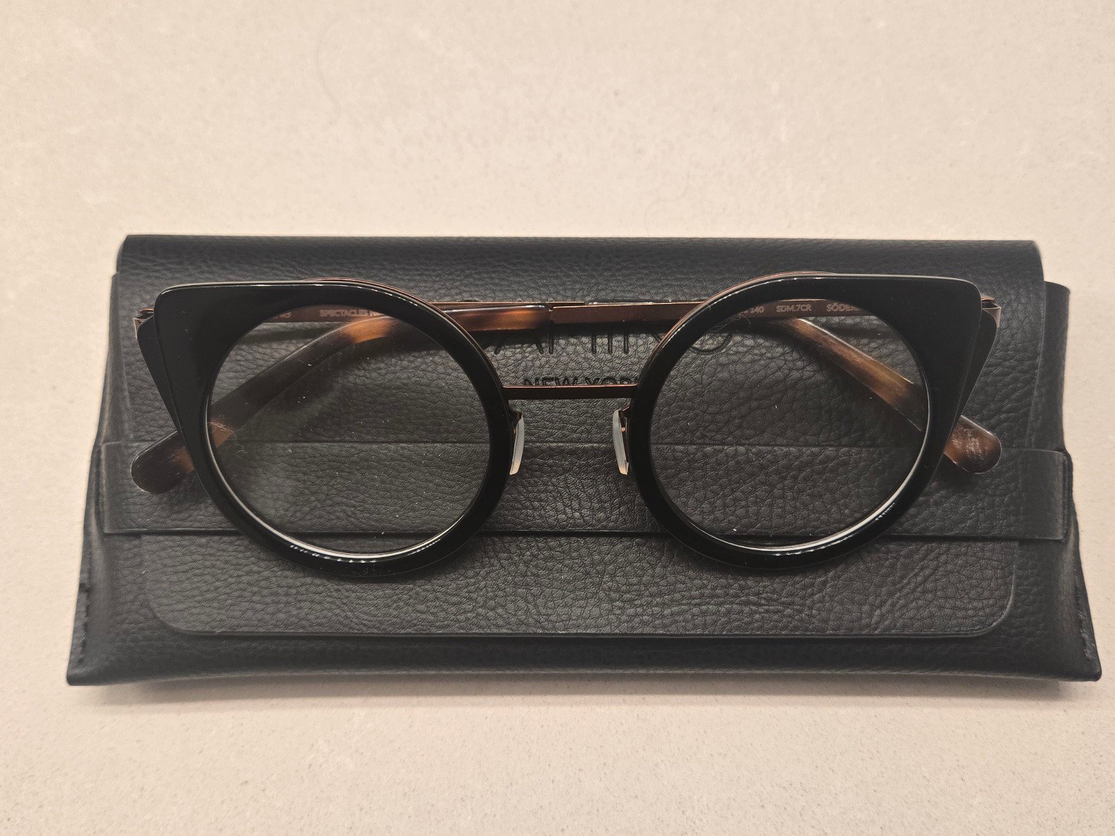 GAMINE NYC: Cat Södermalm Black - Copper, Black Fashion Glasses