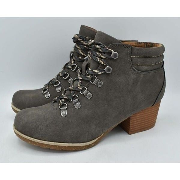 B.O.C By Born Womens Size 9.5 Alder Light Grey Nubuck PU Heeled Booties 19564