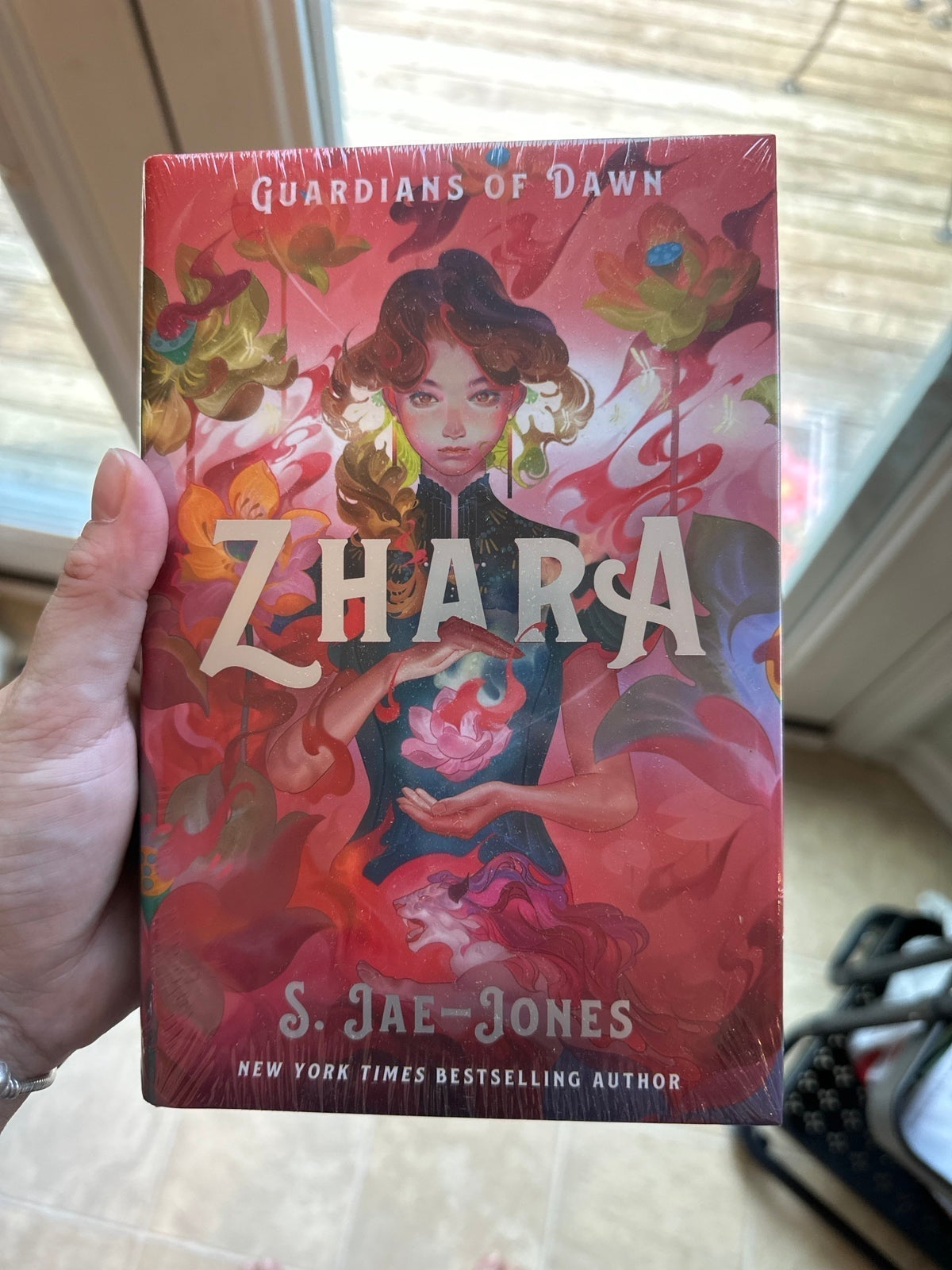 Illumicrate Zhara S Jae-Jones
