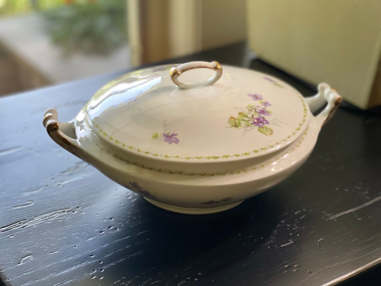 VINTAGE, B&T LIMOGES FRANCE, ROUND SERVING BOWL WITH LID.