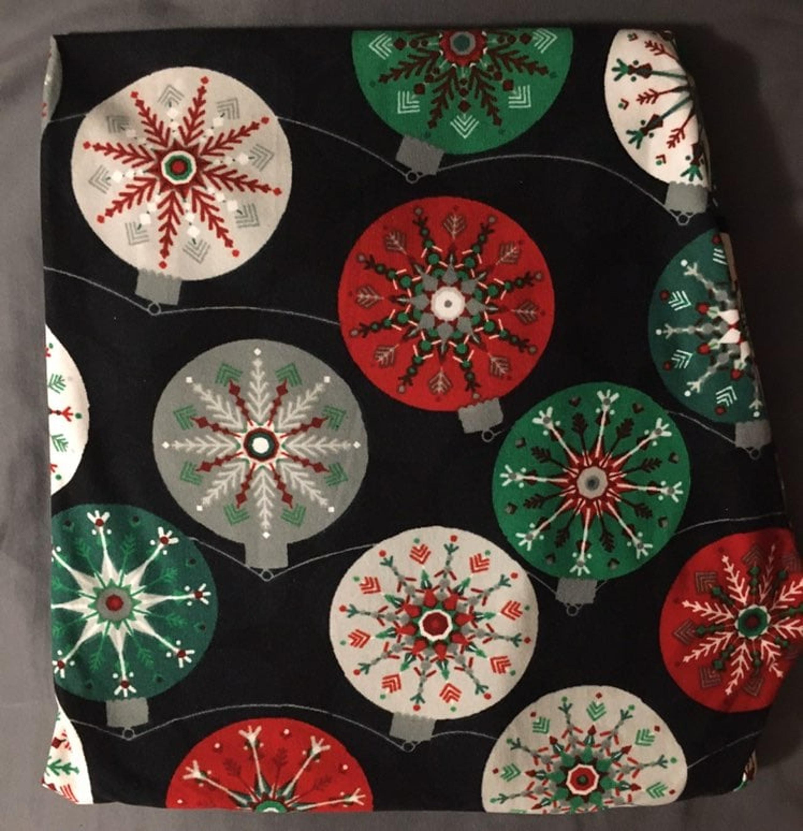 BNWOT TC Lularoe Ornament/Snowflakes Legg