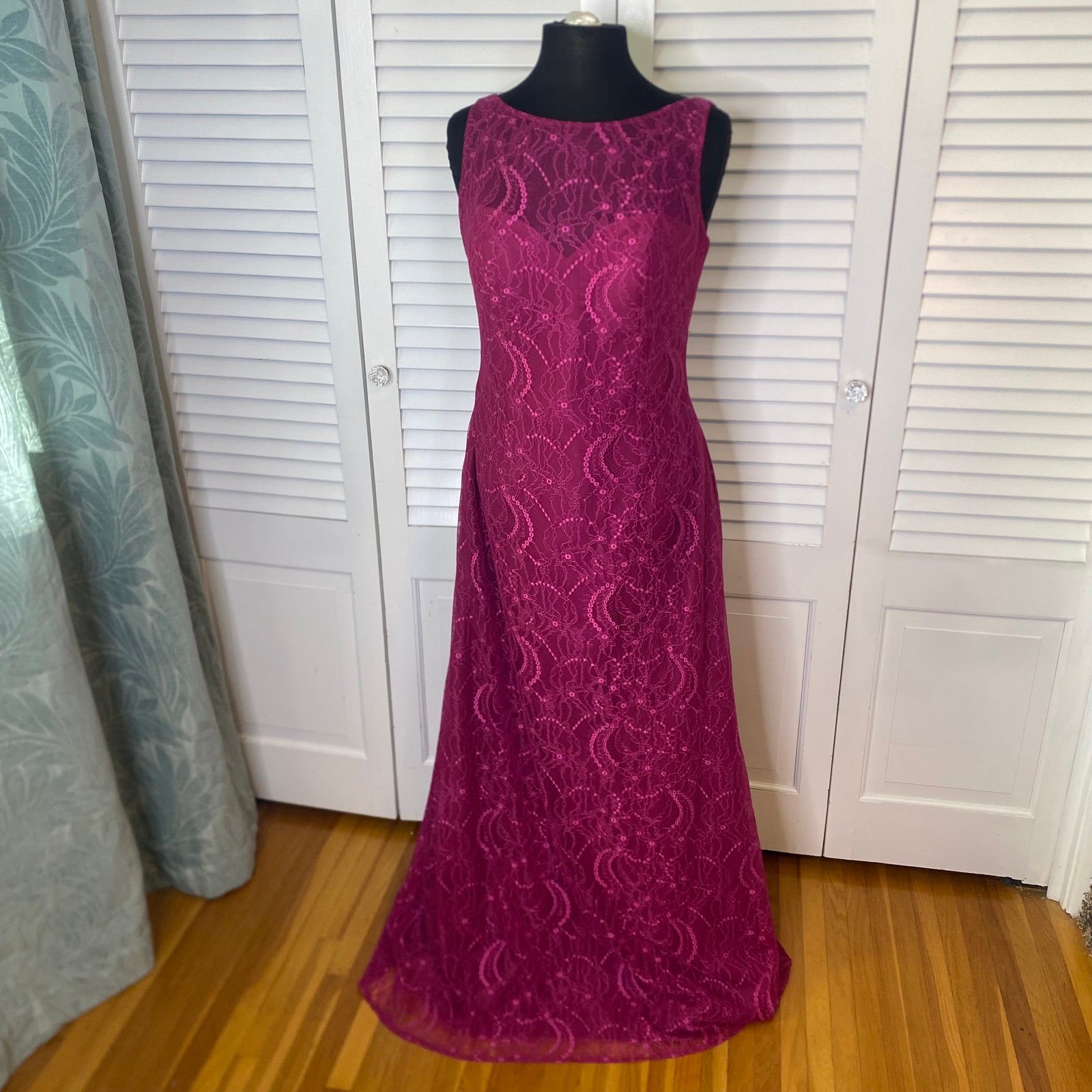 Da Vinci | Elegant Magenta Lace Evening Gown | Size 12