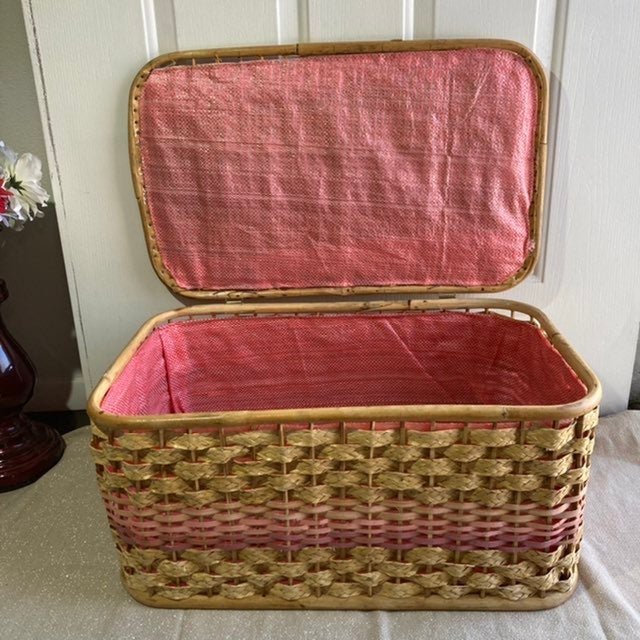 Vintage Woven Straw Brown Ombre Pink extra-large blanket holder basket, R