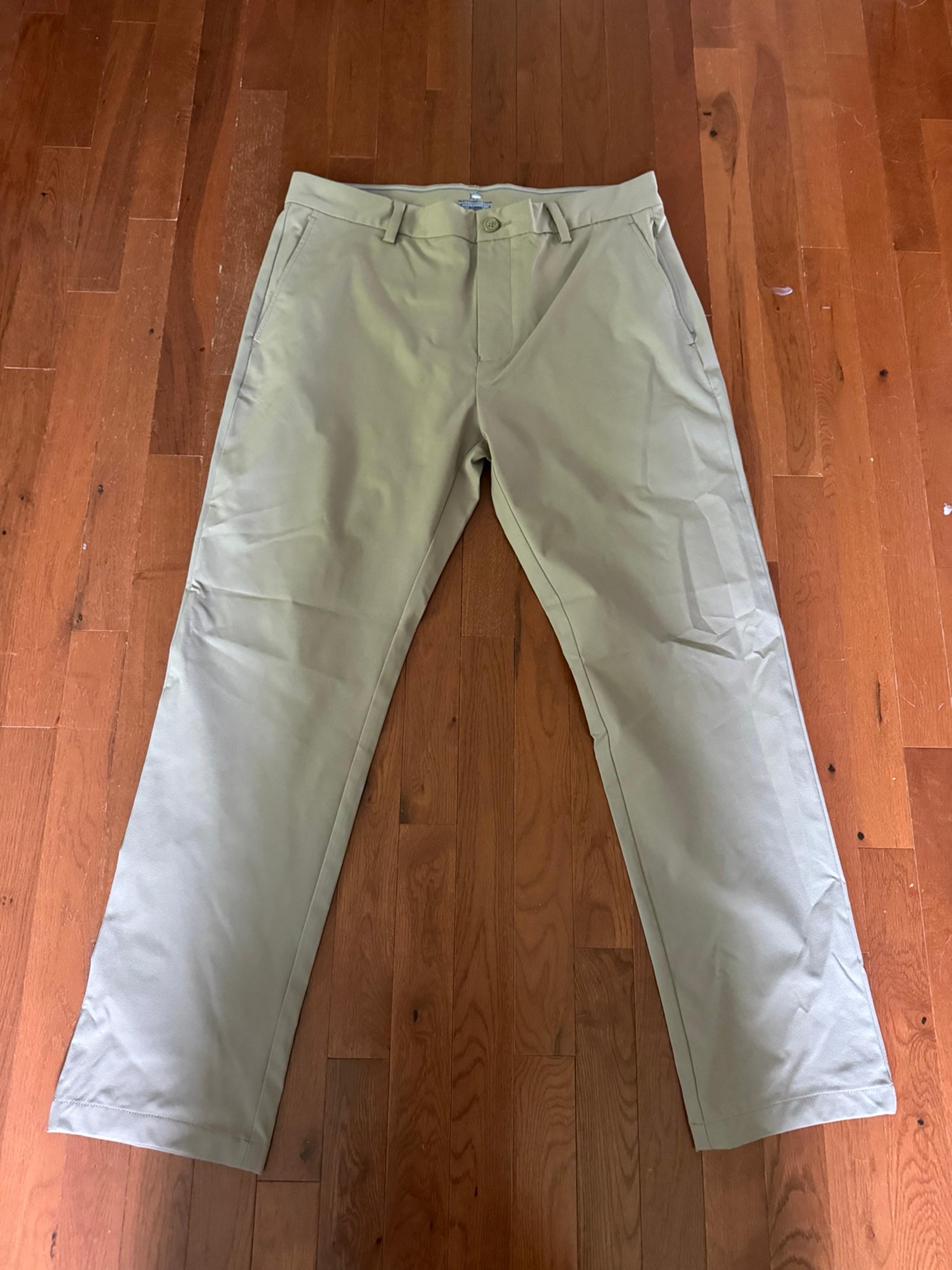 Men’ Southern Tide “Jack” khaki pants - LIKE NEW