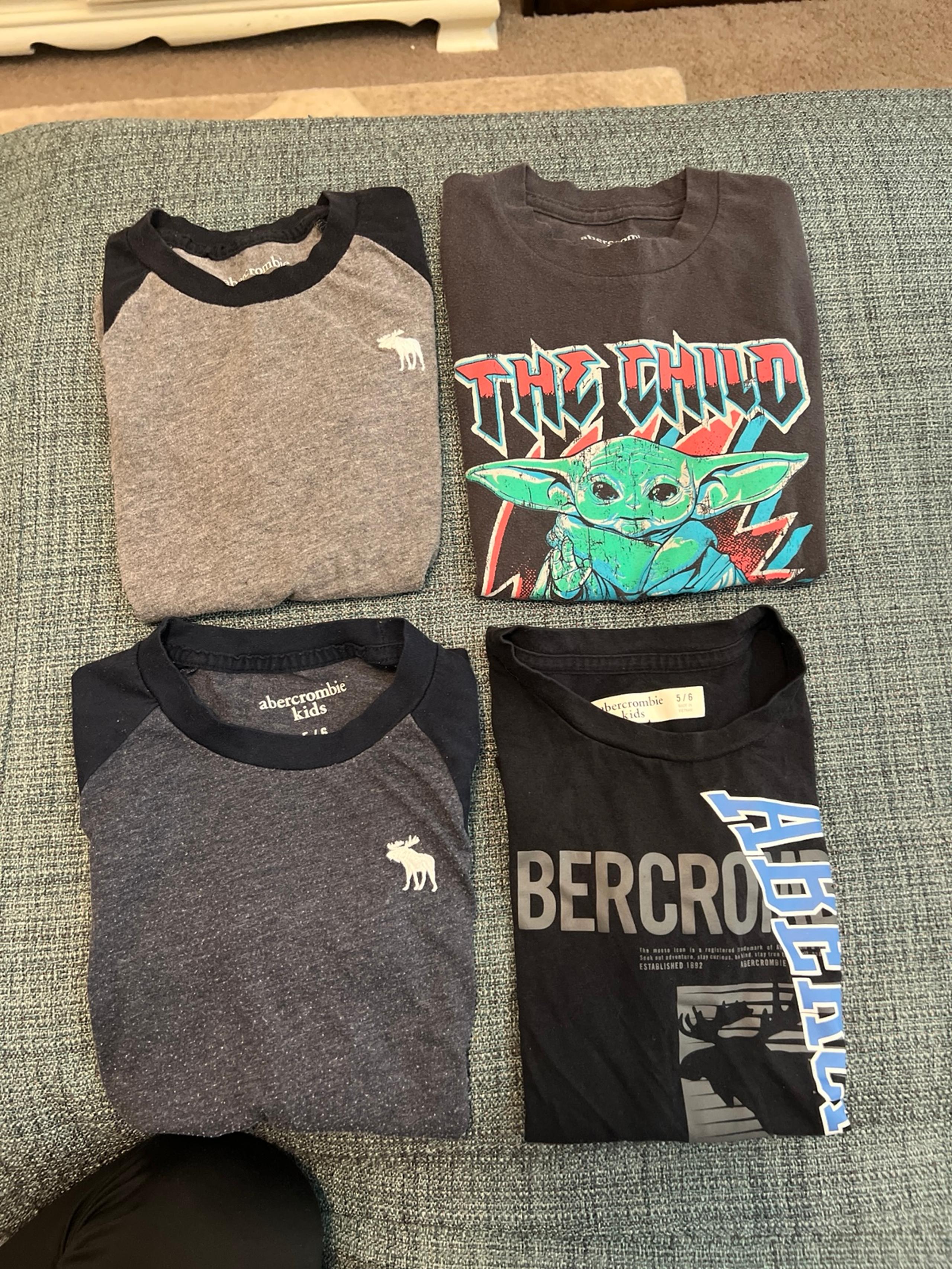 Abercrombie Kids Bundle of 4 Boys Short sleeve Tshirts GUC Size 5/6