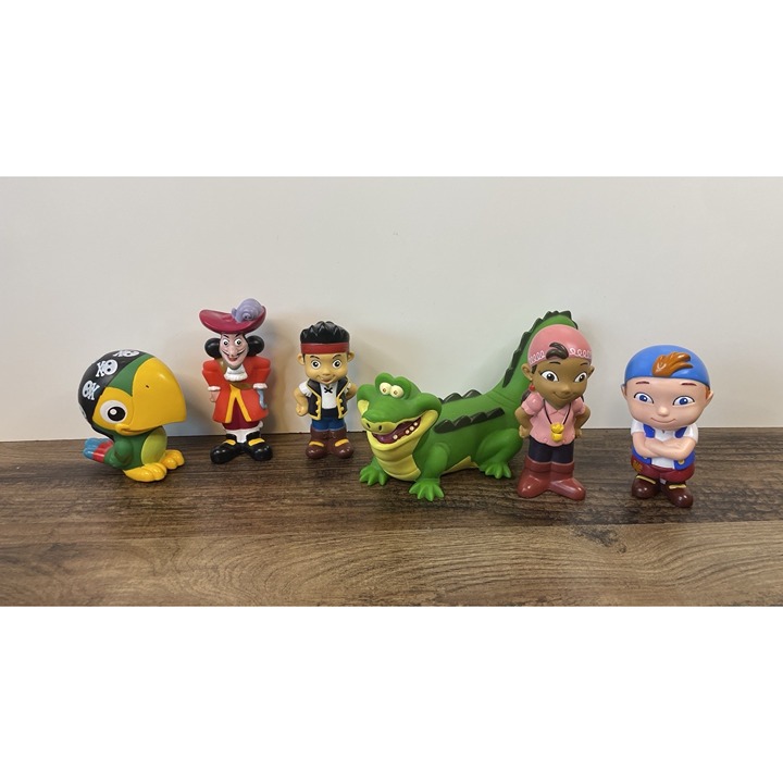 Disney Jake & The NeverLand Pirates Chunky Character Bath Pool toy Figures Set 6