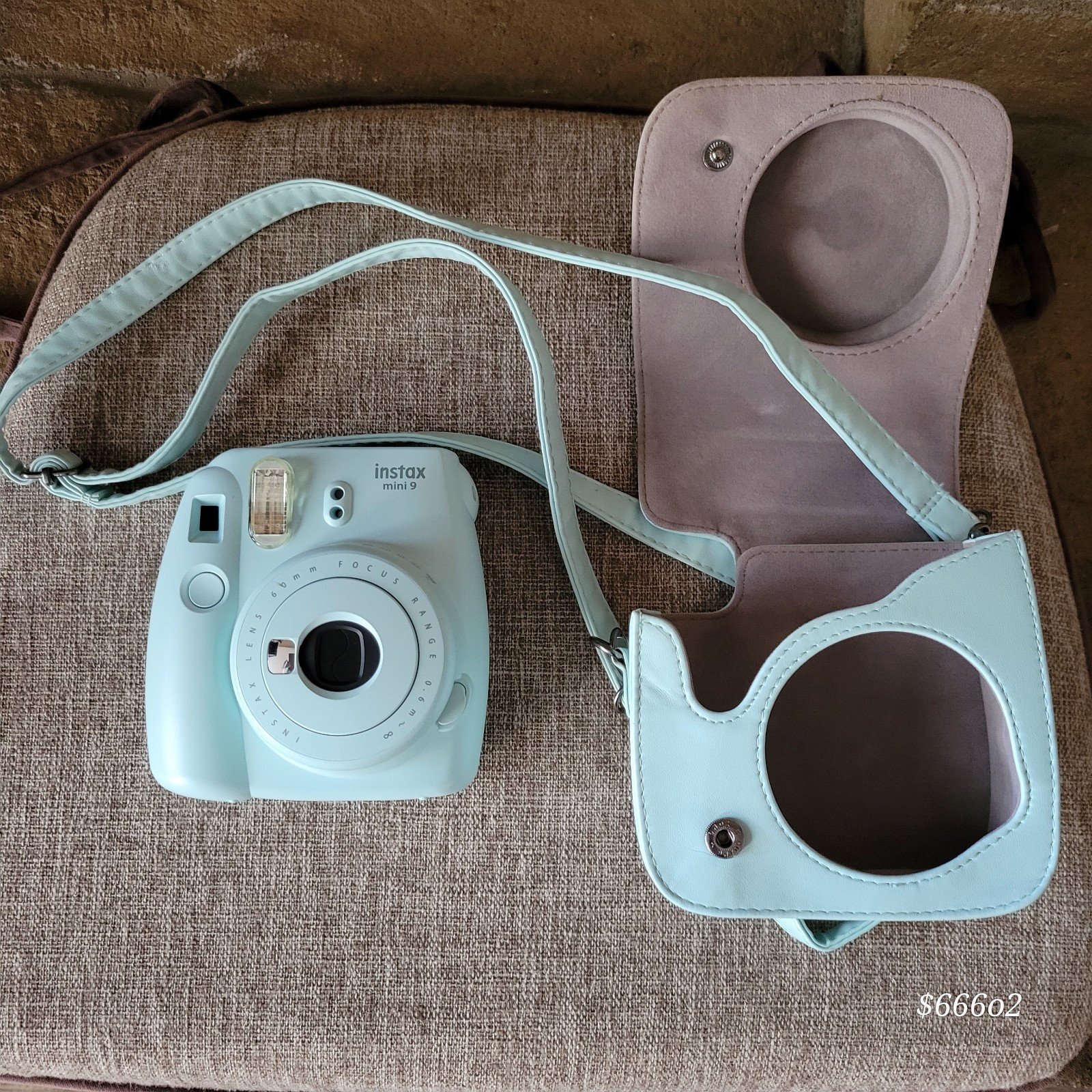 Fujifilm Instax Mini 9 Instant Film Camera (READ)