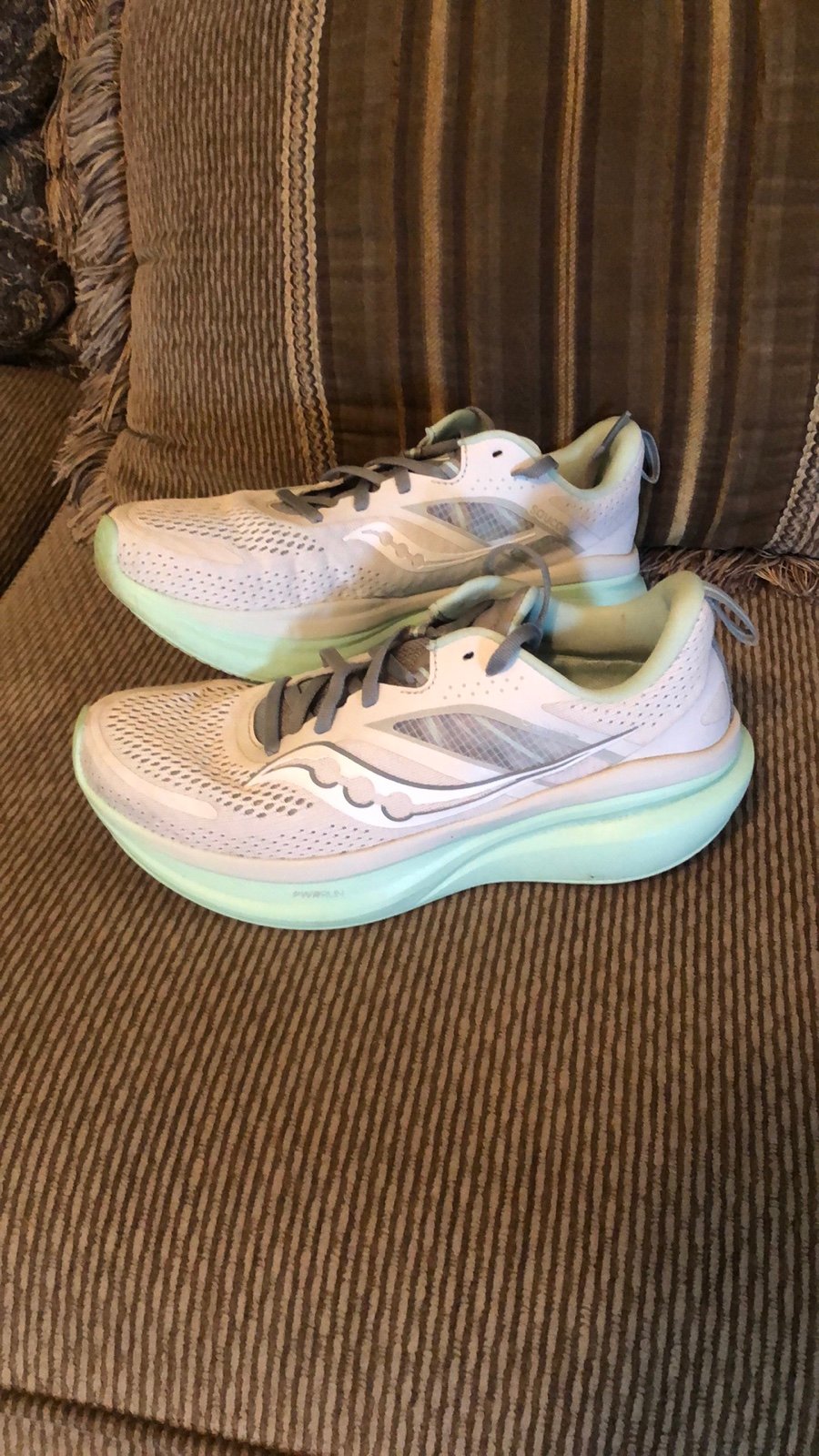 Ladies Saucony Omni Stability Shoes Sz 7.5