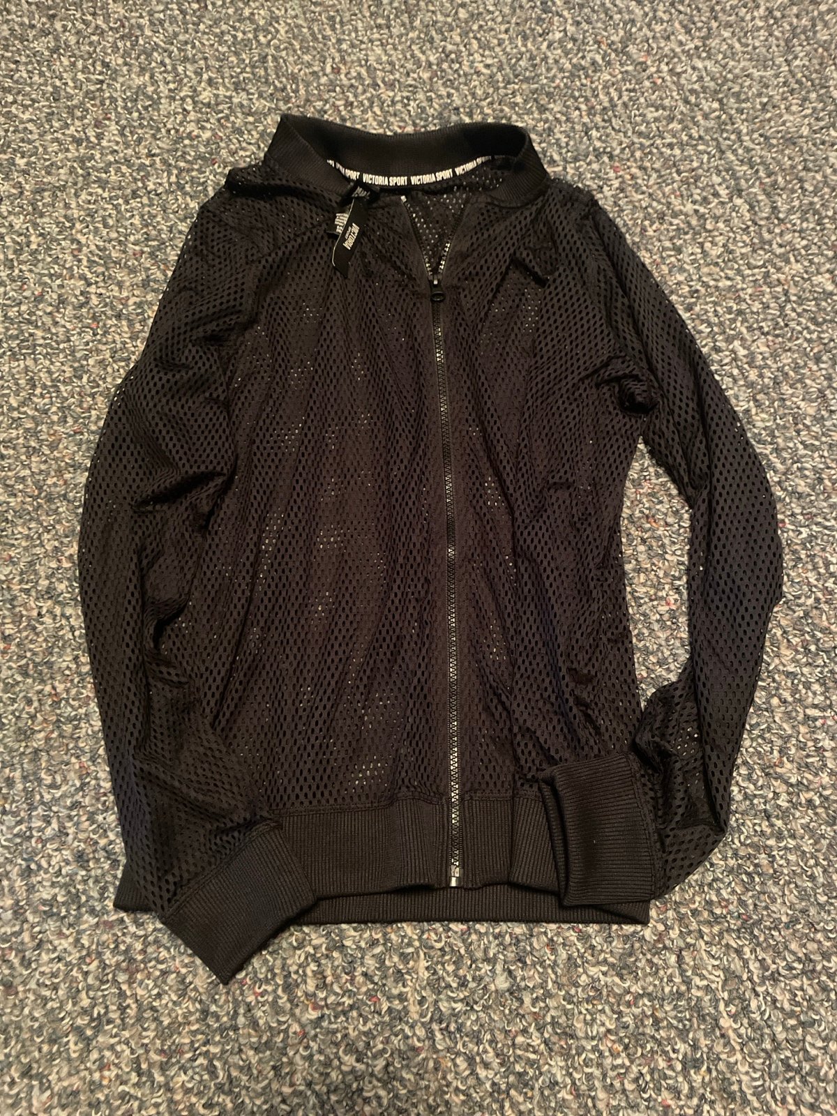 Victoria sports mesh jacket NWT