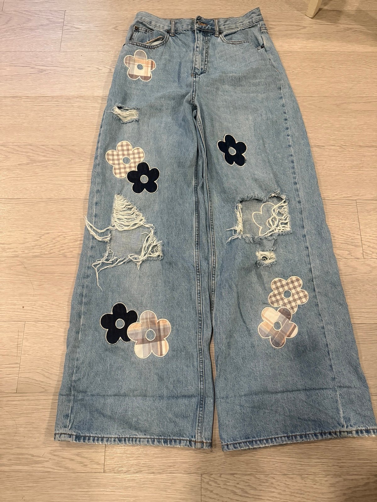 Urban Outfitters BDG Skater Baggy Jeans Daisy Patch Size 29