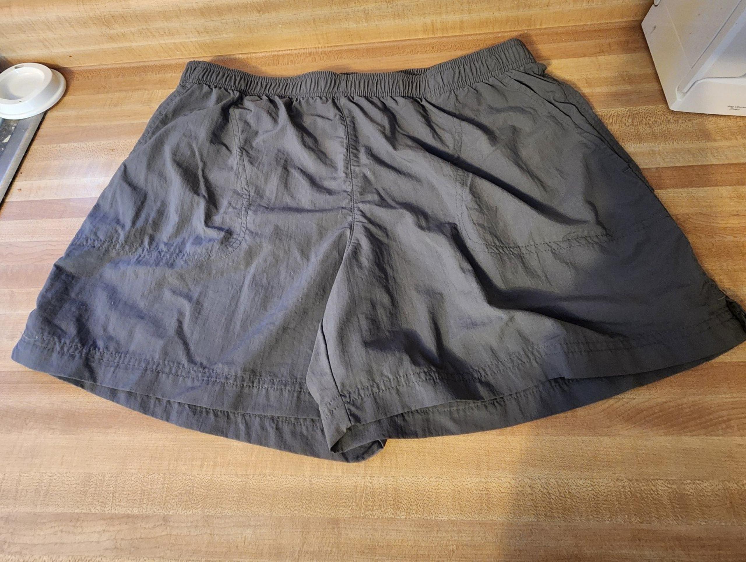 Womens Columbia quick dry shorts size XL