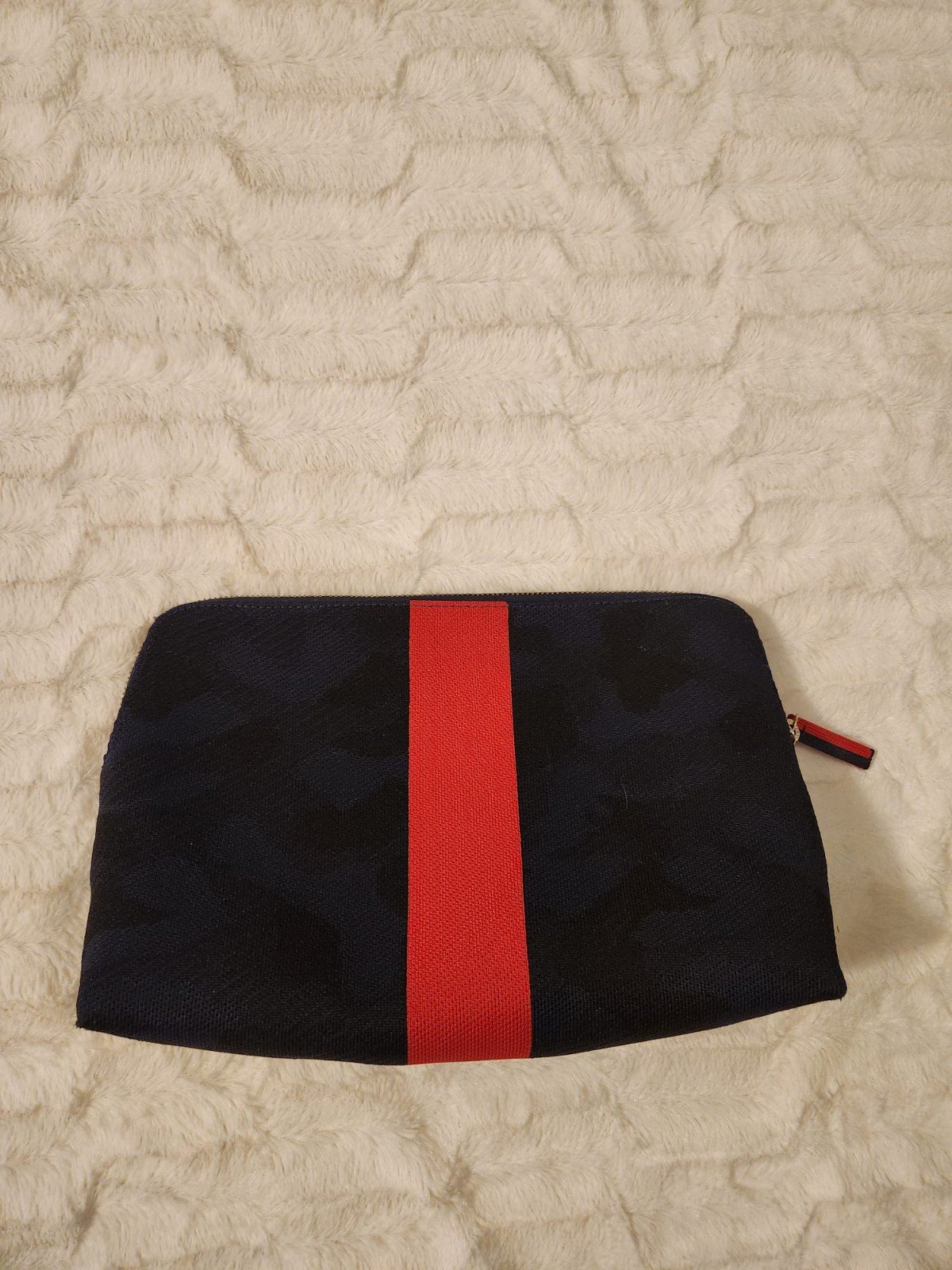 Rothys pouch navy camo red stripe