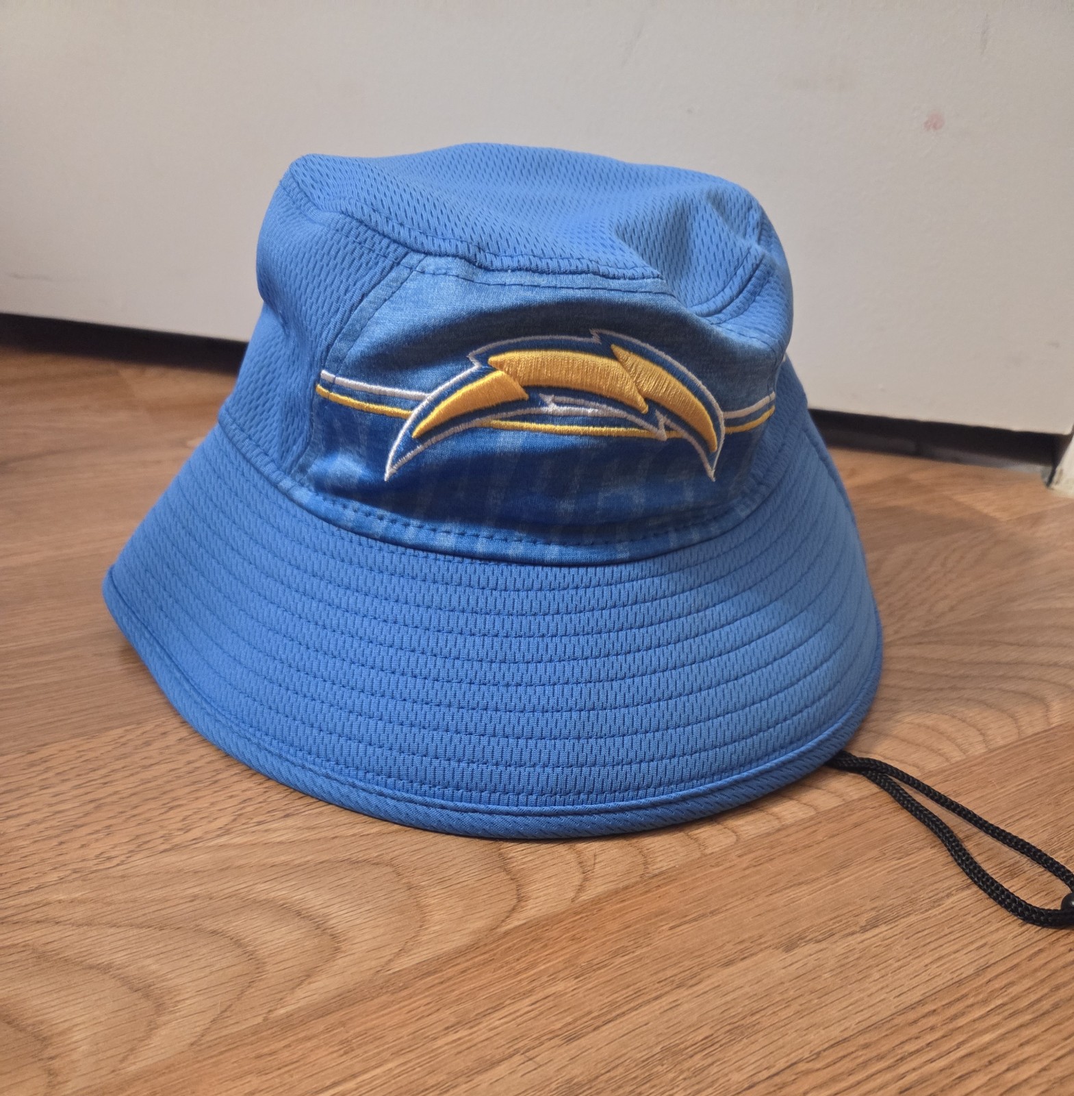 Men's New Era Los Angeles Chargers Stretch Bucket Hat Size Medium/Large