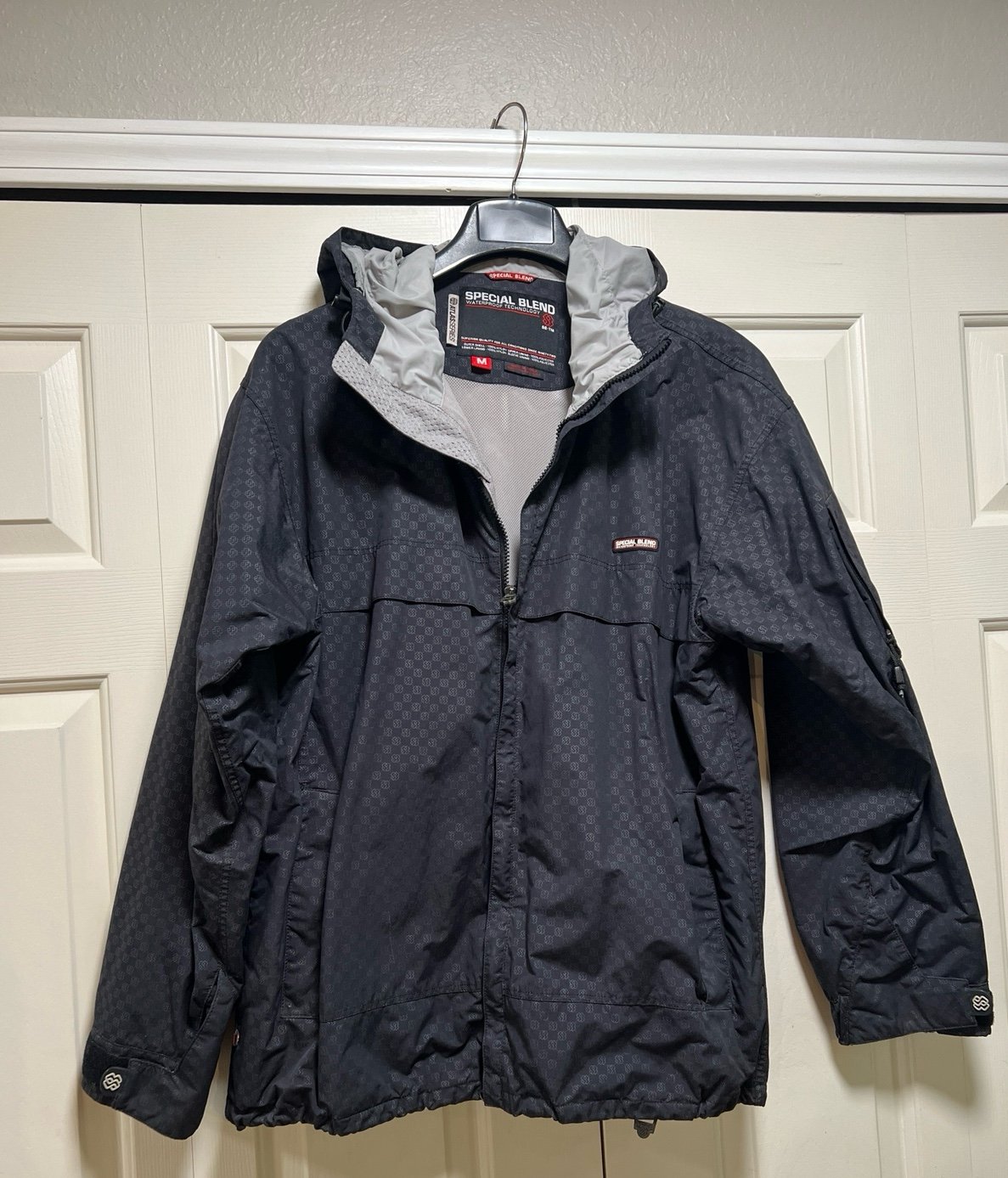 Men’s M Special Blend Atlas Series Snow Jacket with Waterproof Technology.