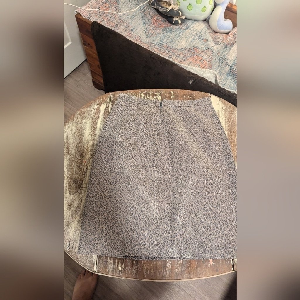 Newport News Easy Style vintage 100% leather gray cheetah print pencil skirt