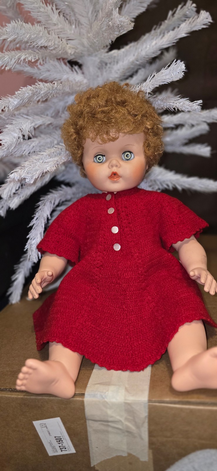 VINTAGE BABY DOLL WITH GORGOUES EYES