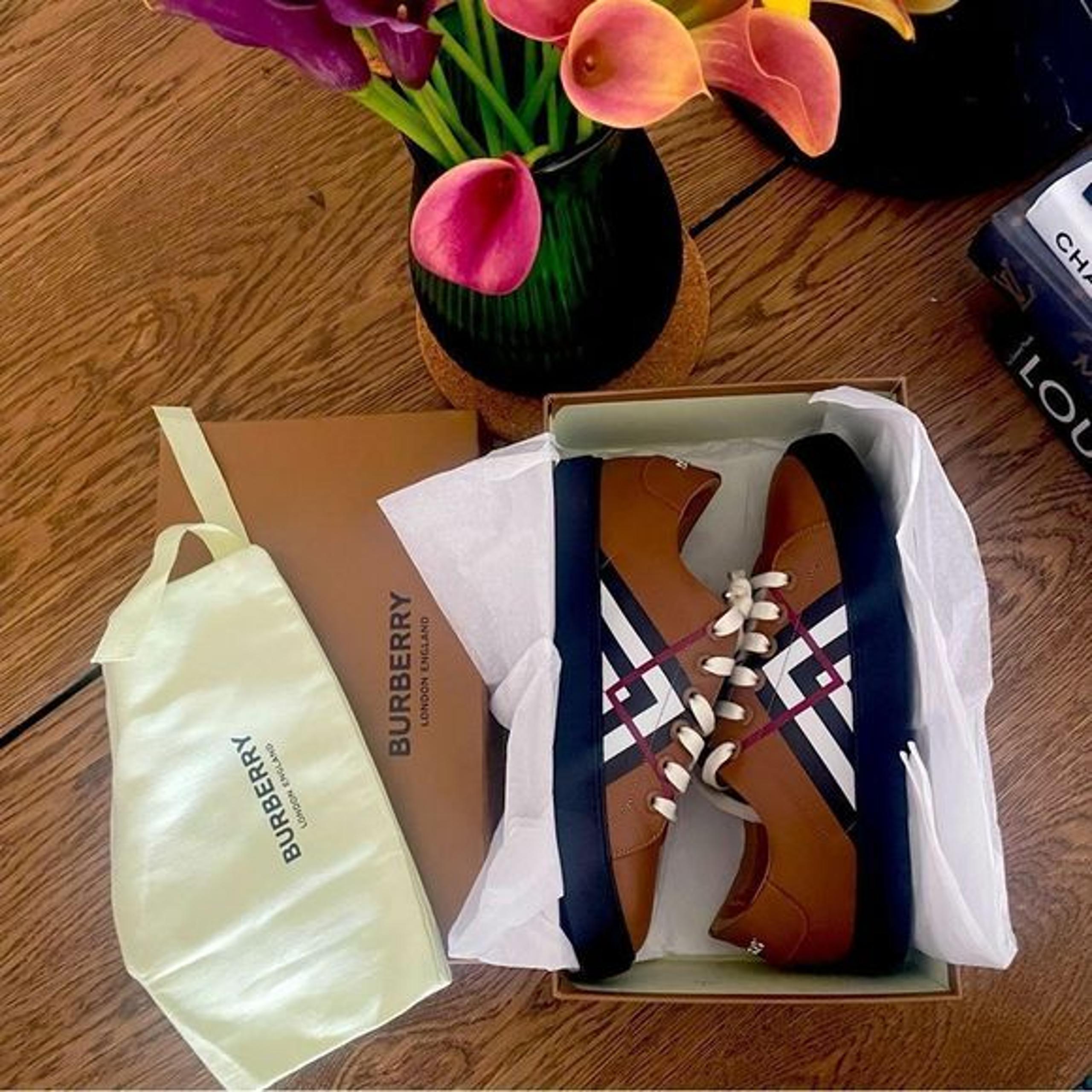 NWT BURBERRY sneakers size 39/9US authentic