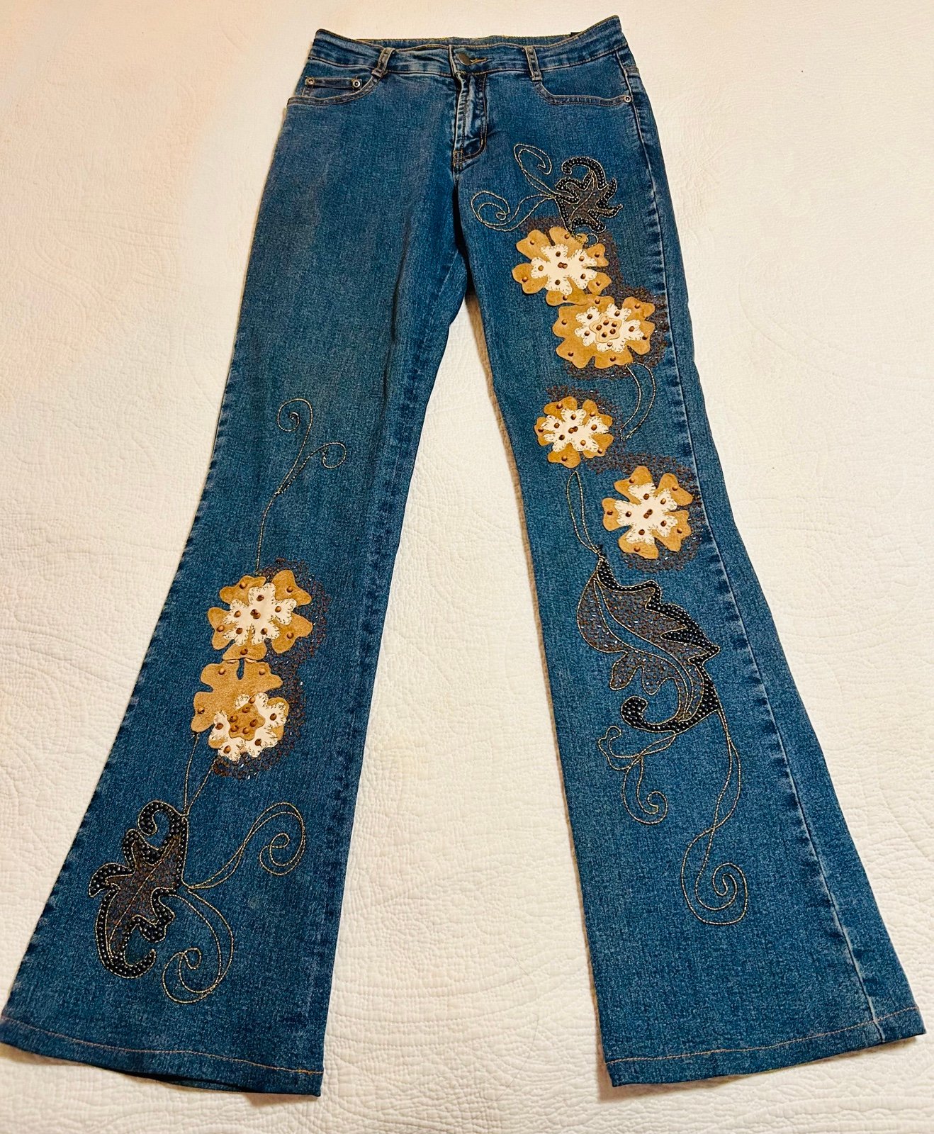 AZI Women’s Beaded Bedazzled Leg BOHO Jeans! Size 28
