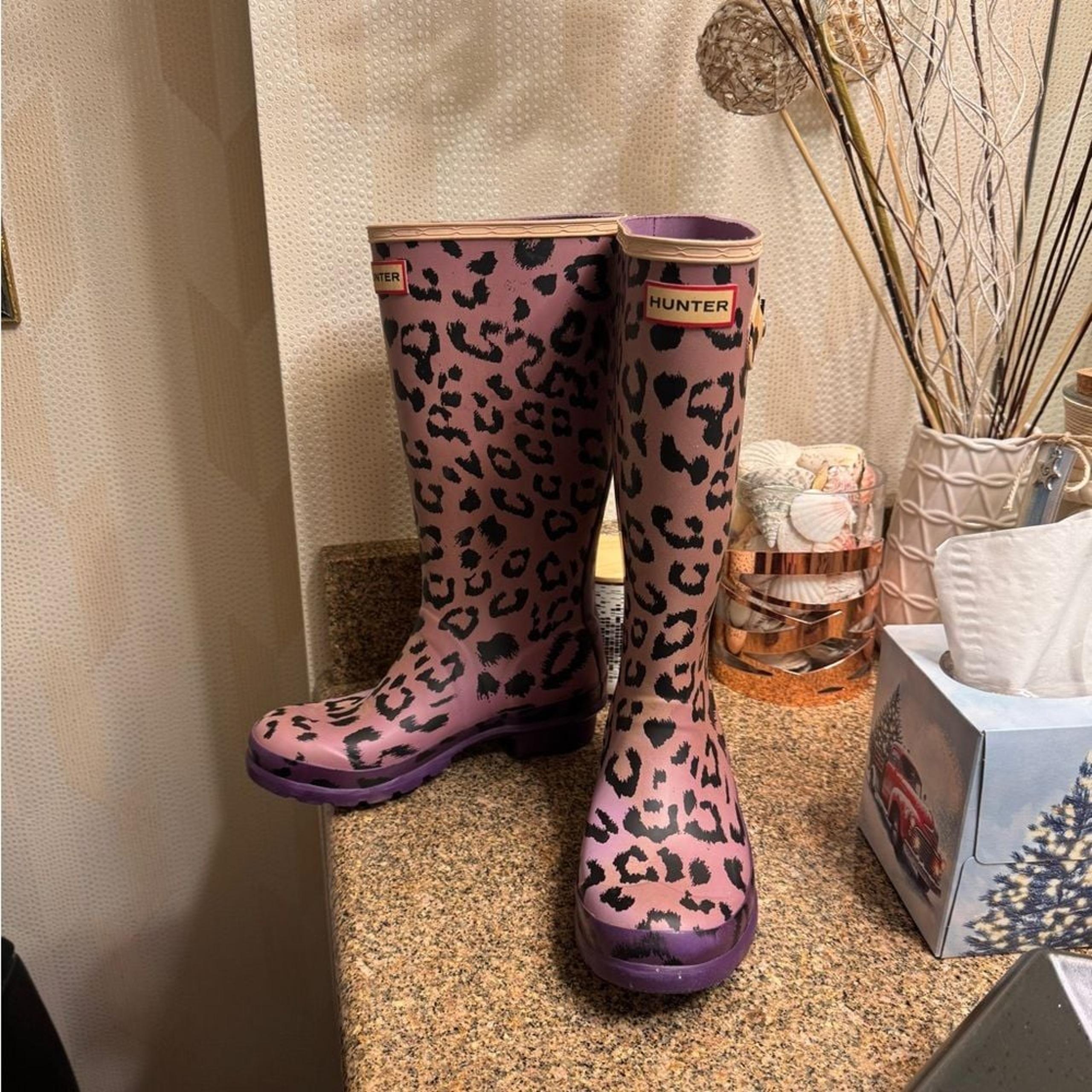 Girls hunter cheetah tall boots, pink purple size 4G/5B