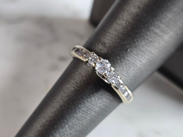 Womens Vintage Estate 10K White Gold Diamond Ring 2.1g E7555