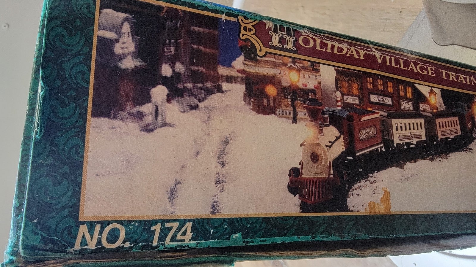 1995 New Bright HOLIDAY VILLAGE TRAIN SET No.174