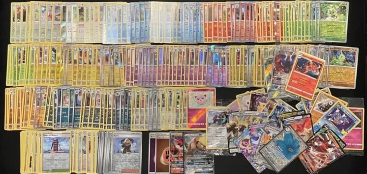 Pokémon 100+ Common/Uncommon Reverse Holo/ 100+ RH & Holo Rares, 50 Trainers