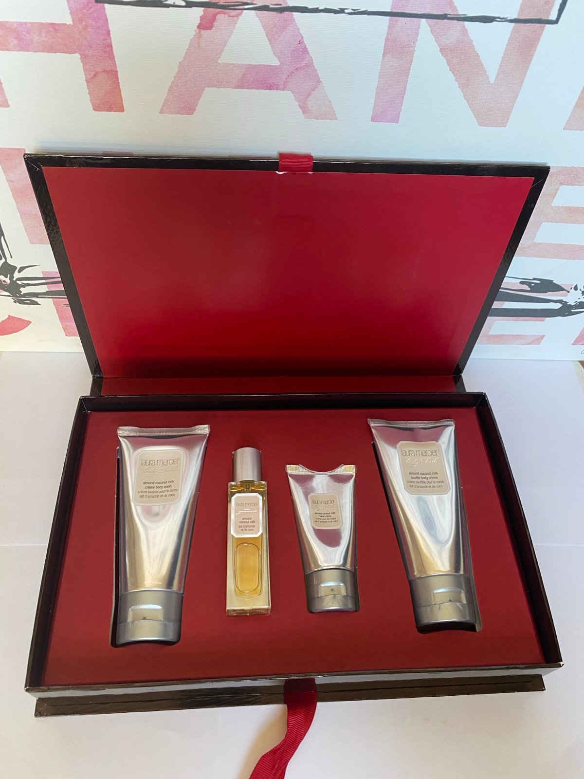 Laura Mercier Almond Coconut Milk Perfume Body Lotion quartet 4 pc gift Set NEW