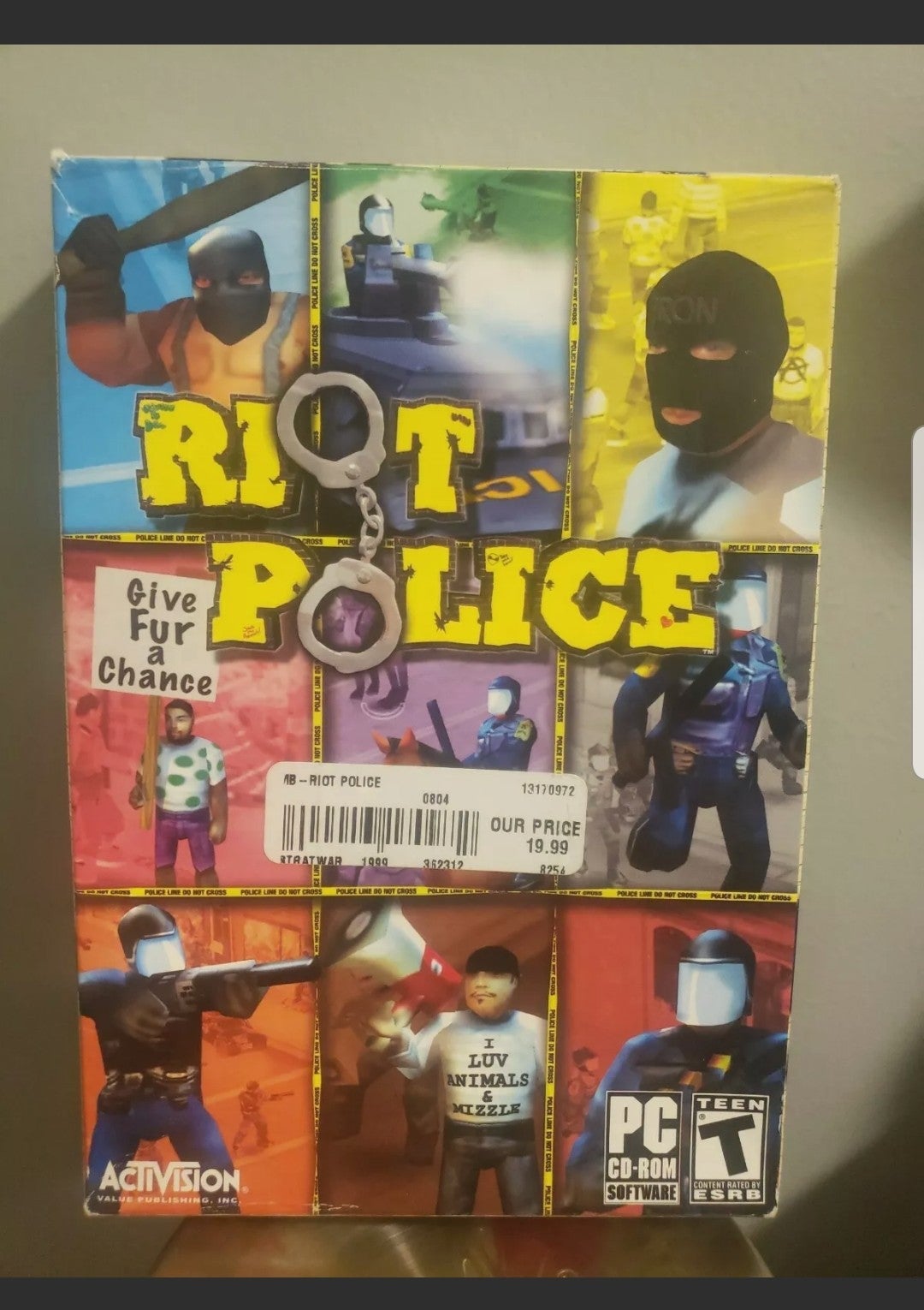 Riot police big box pc game used