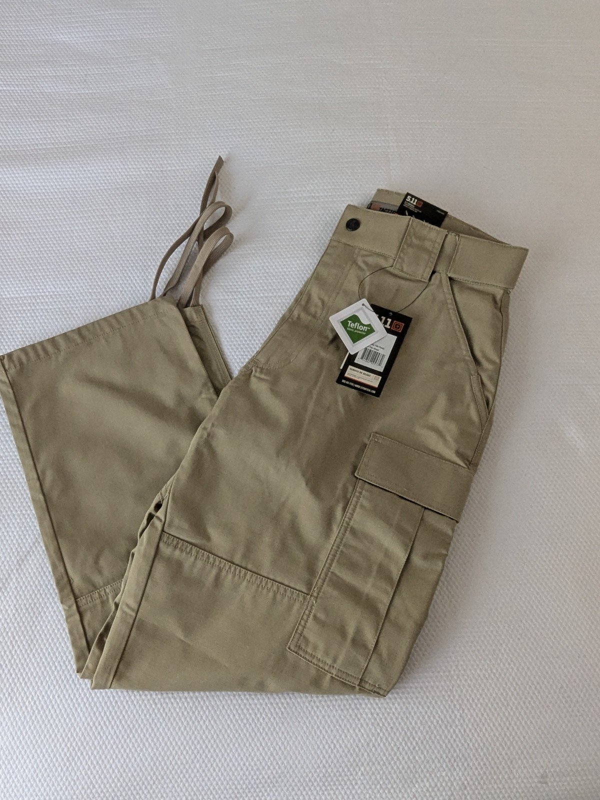 5.11 Tactical Series Men’s Pants Cargo Size Medium Short Tan.