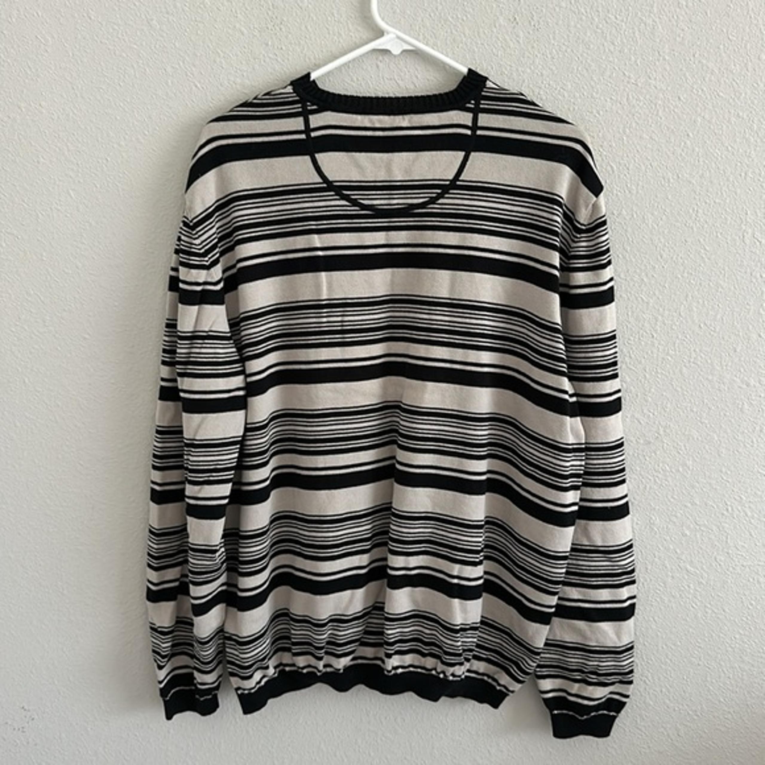 Hugo boss men’s XXL sweater
