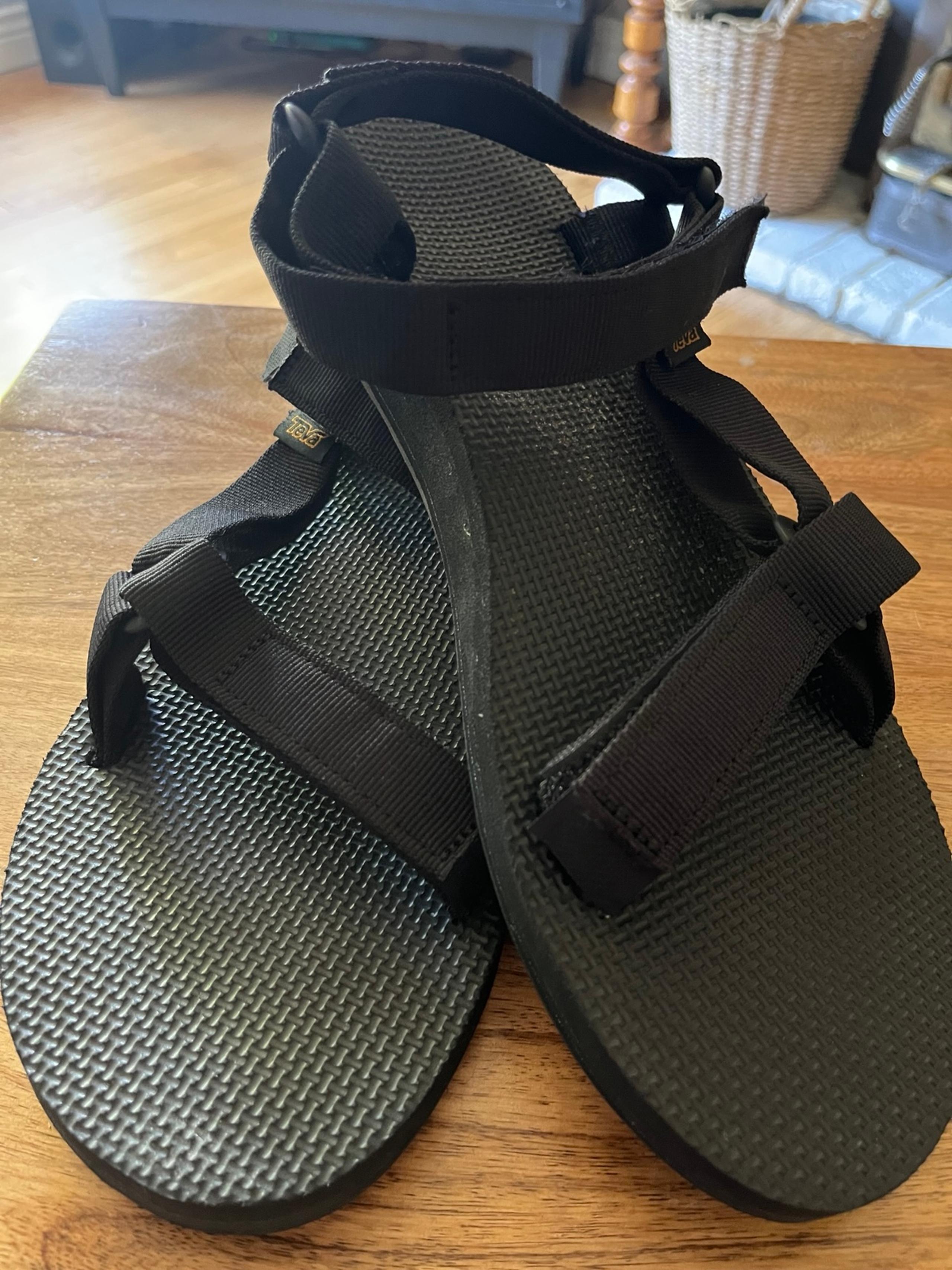 Teva Men’s Size 11 Black Sport Sandals – Pre-Loved, Great Condition