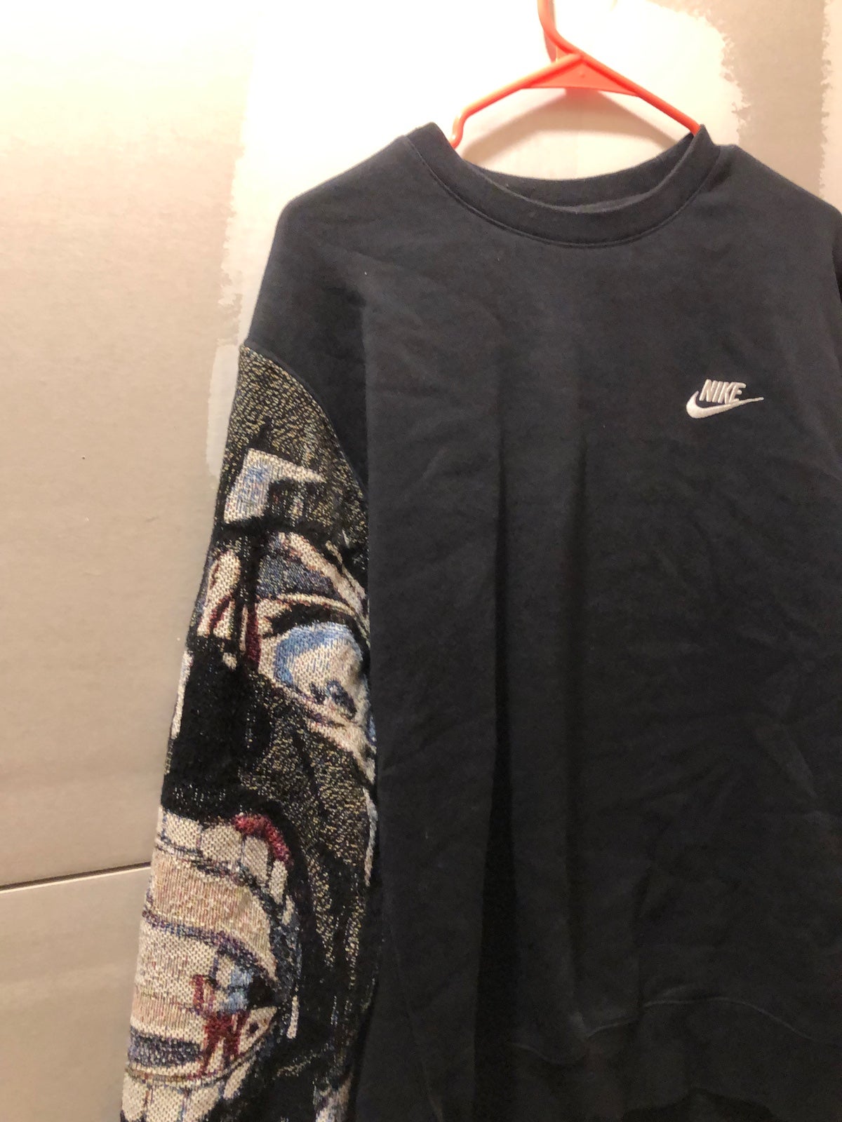 Nike Tapestry Sleeve