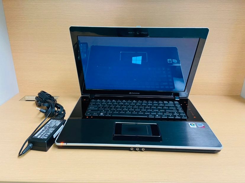 Gateway MD7818u Laptop Intel Core 2 Duo T6400 500GB HDD 15 LCD, 4GB RAM