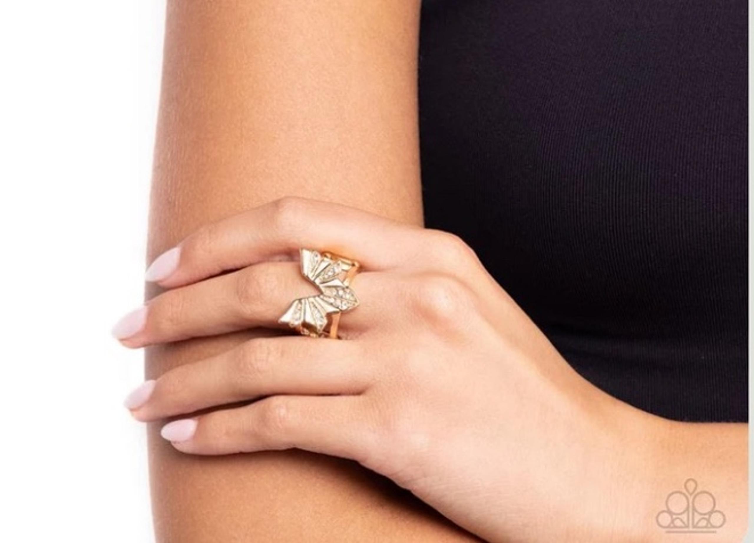 Paparazzi Stretch Rhinestone Bold Ring Pyramid Women’s Gold-Tone Fits Size 6-10