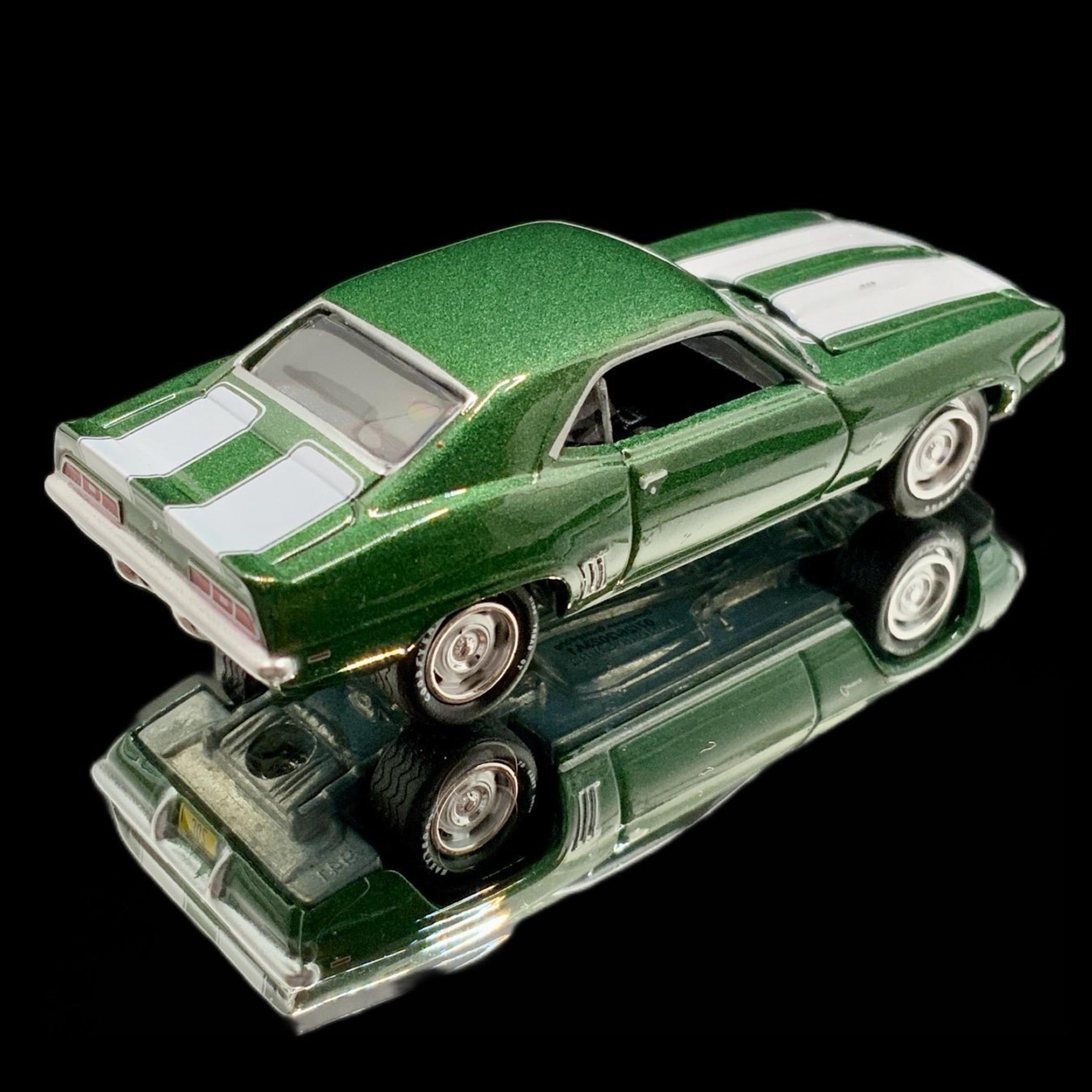 Johnny Lightning 1969 Chevy Camaro Z/28 in Metalflake Green w/ White Stripes