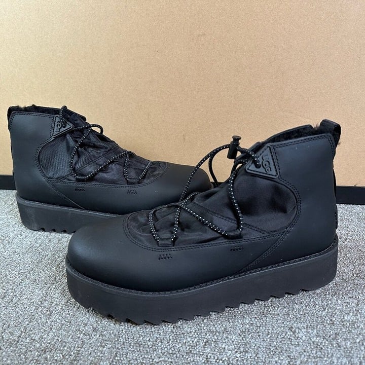 Ugg Women's Classic Rising Toggle Laced Ankle Platform Boot in Black Size 9