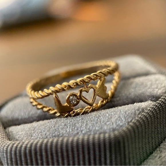 VTG solid gold genuine diamond LOVE ring signed KDC 10K twisted rope filigree