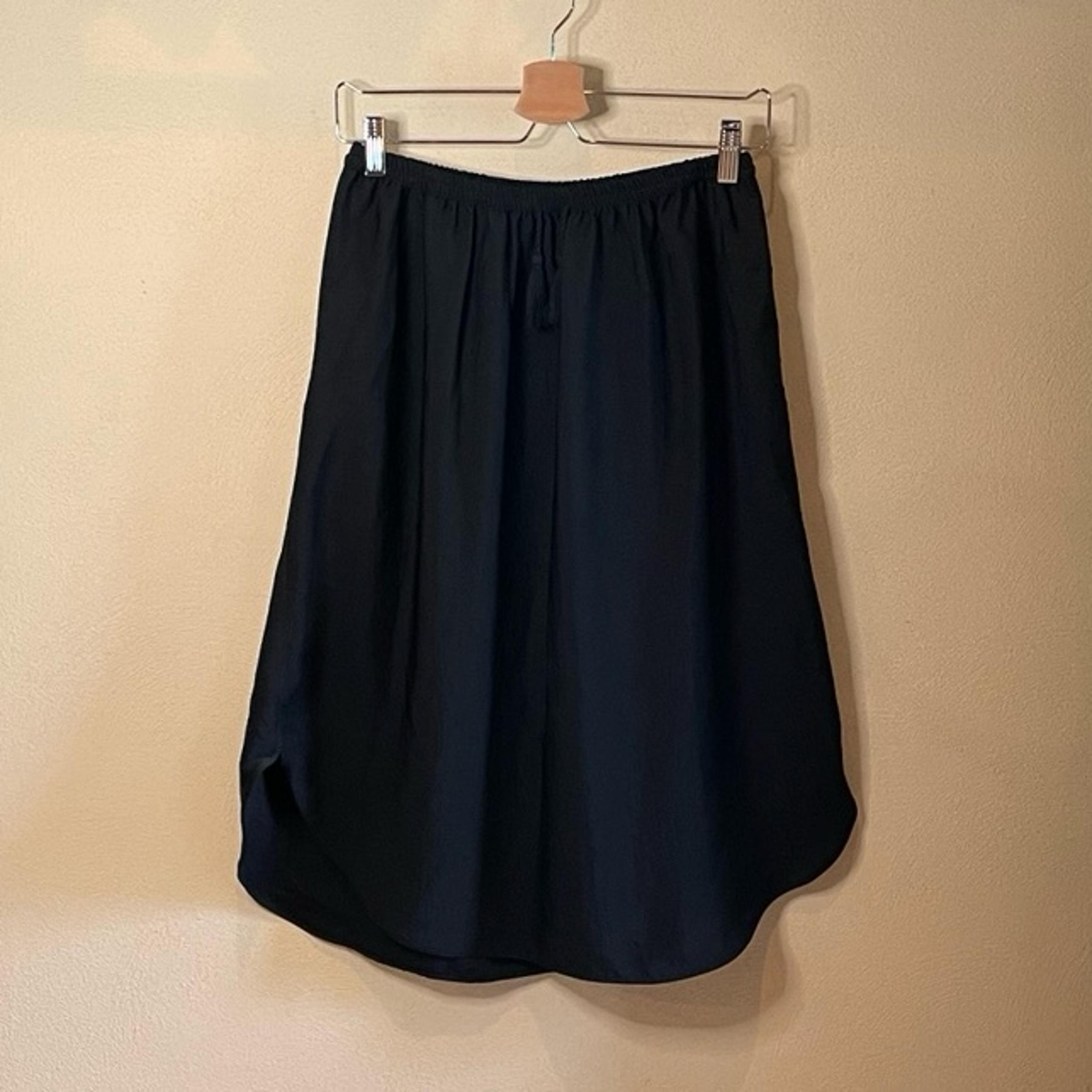 H&M Solid Black Flowy Midi Skirt with Side Slits Drawstring Elastic Waistband 6